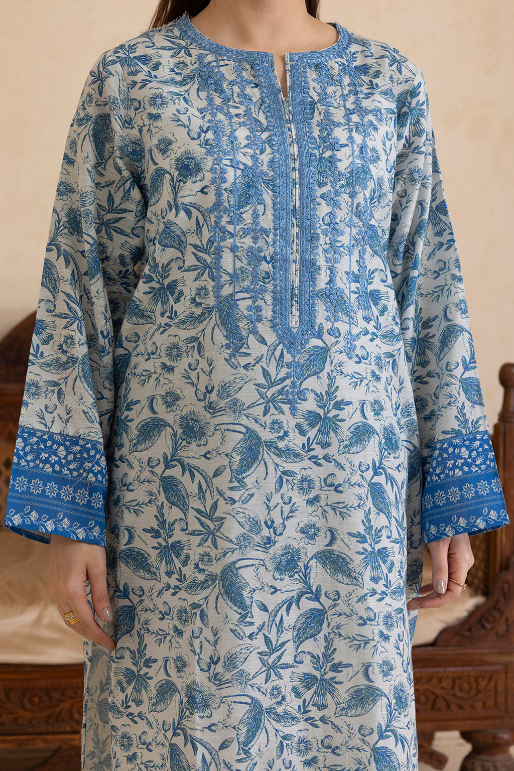 Embroidered Kurta Shawl - 3081
