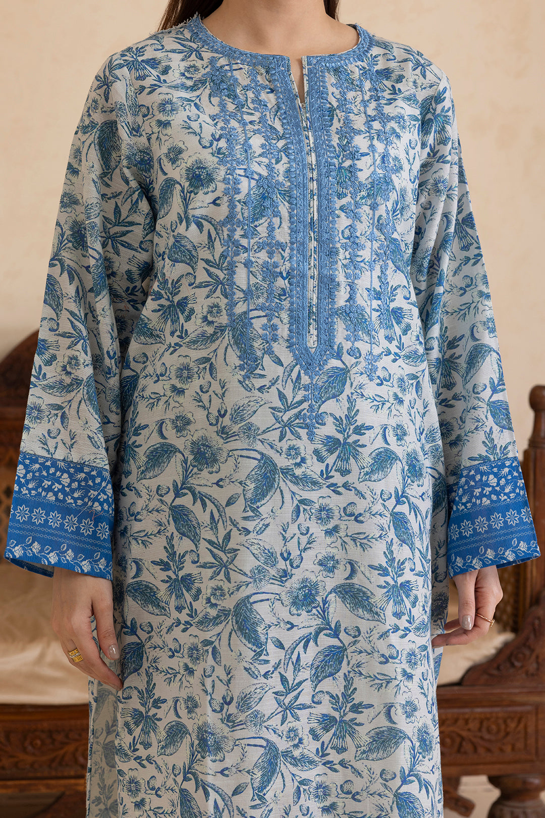 Embroidered Kurta Shawl - 3081