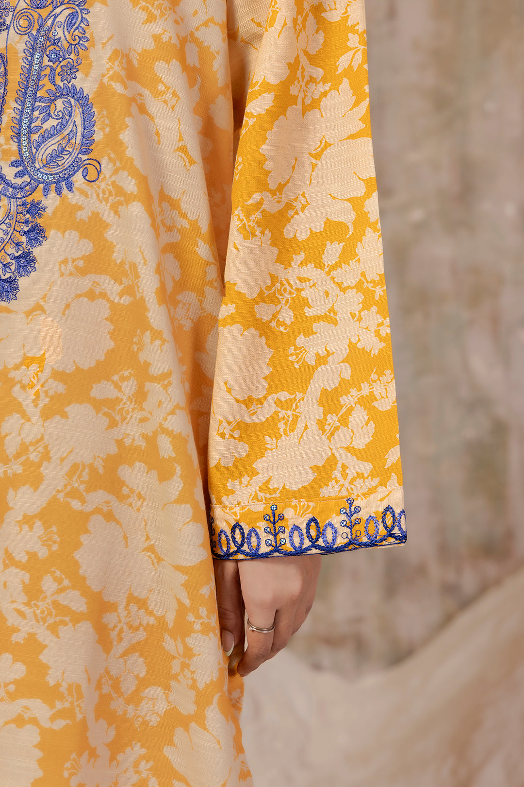 Embroidered Kurta Trouser - 3087
