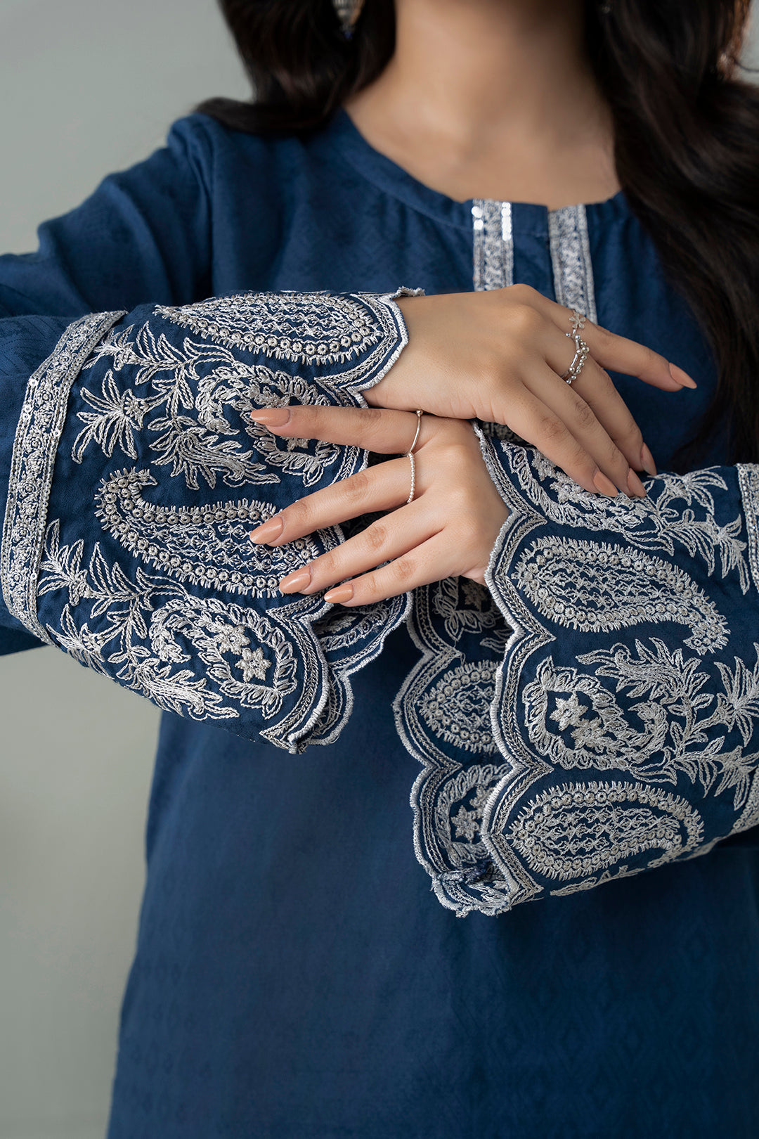 Embroidered Kurta Trouser - 3368
