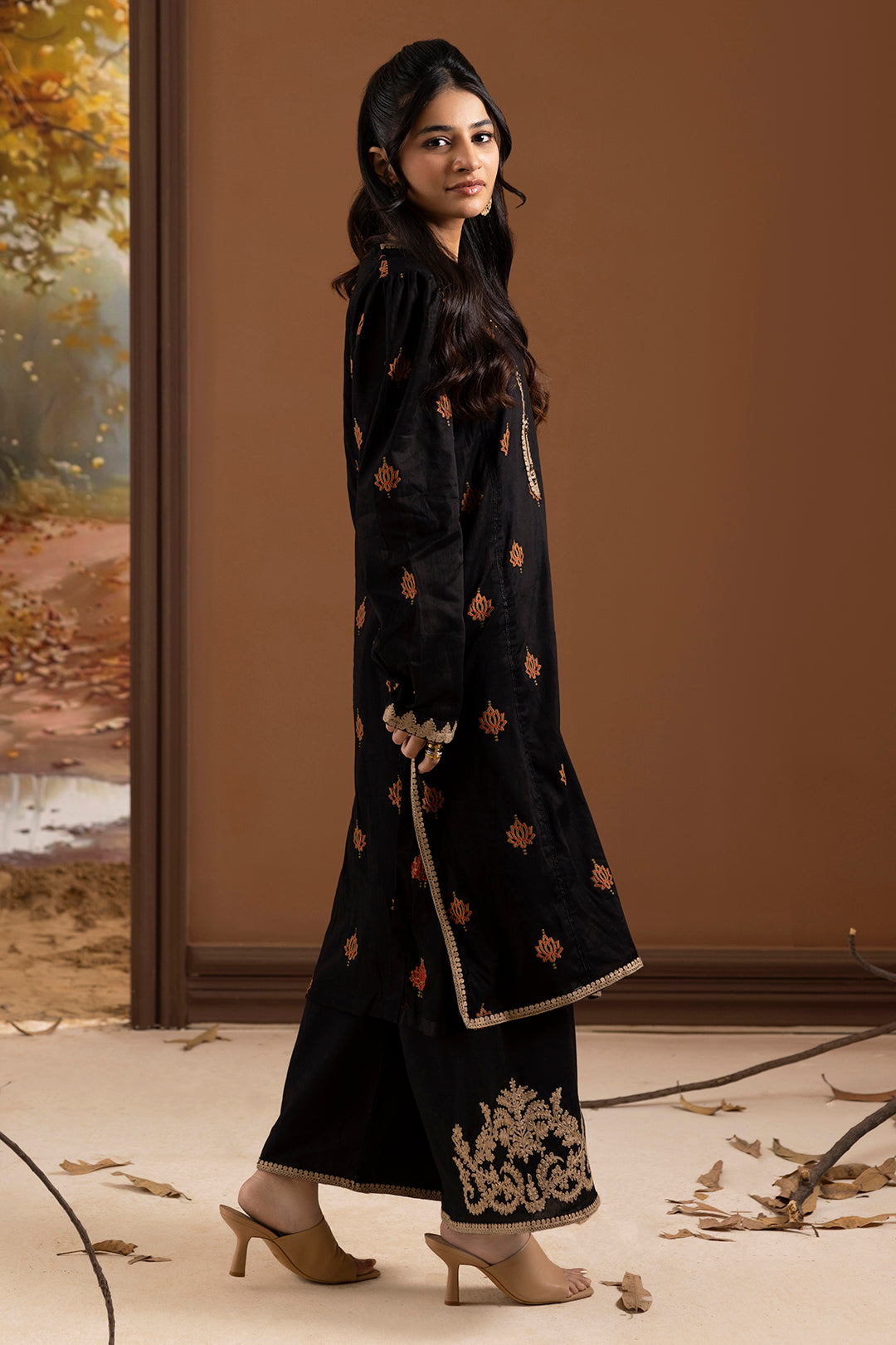 Embroidered Kurta Trouser - 3369