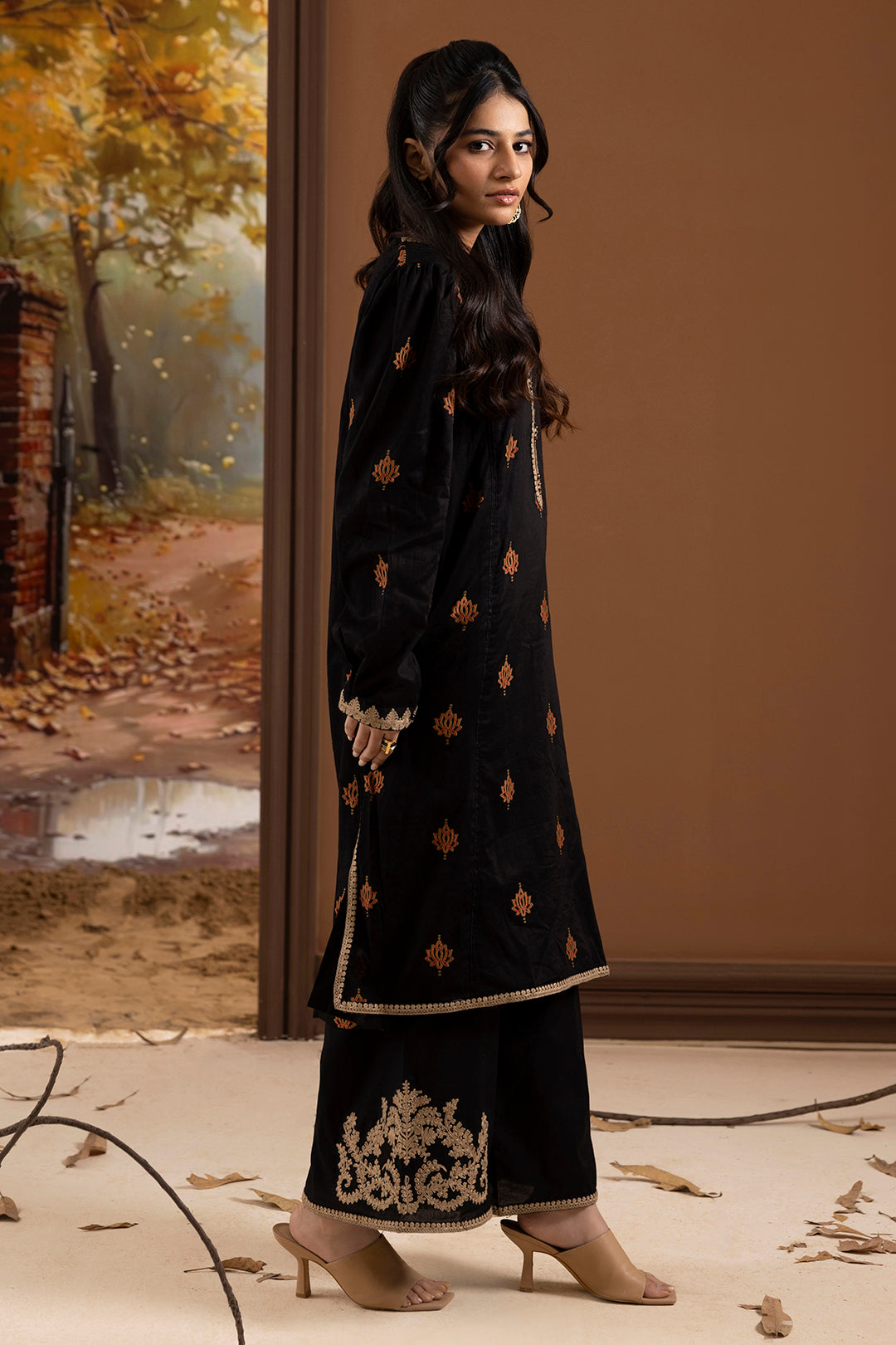 Embroidered Kurta Trouser - 3369