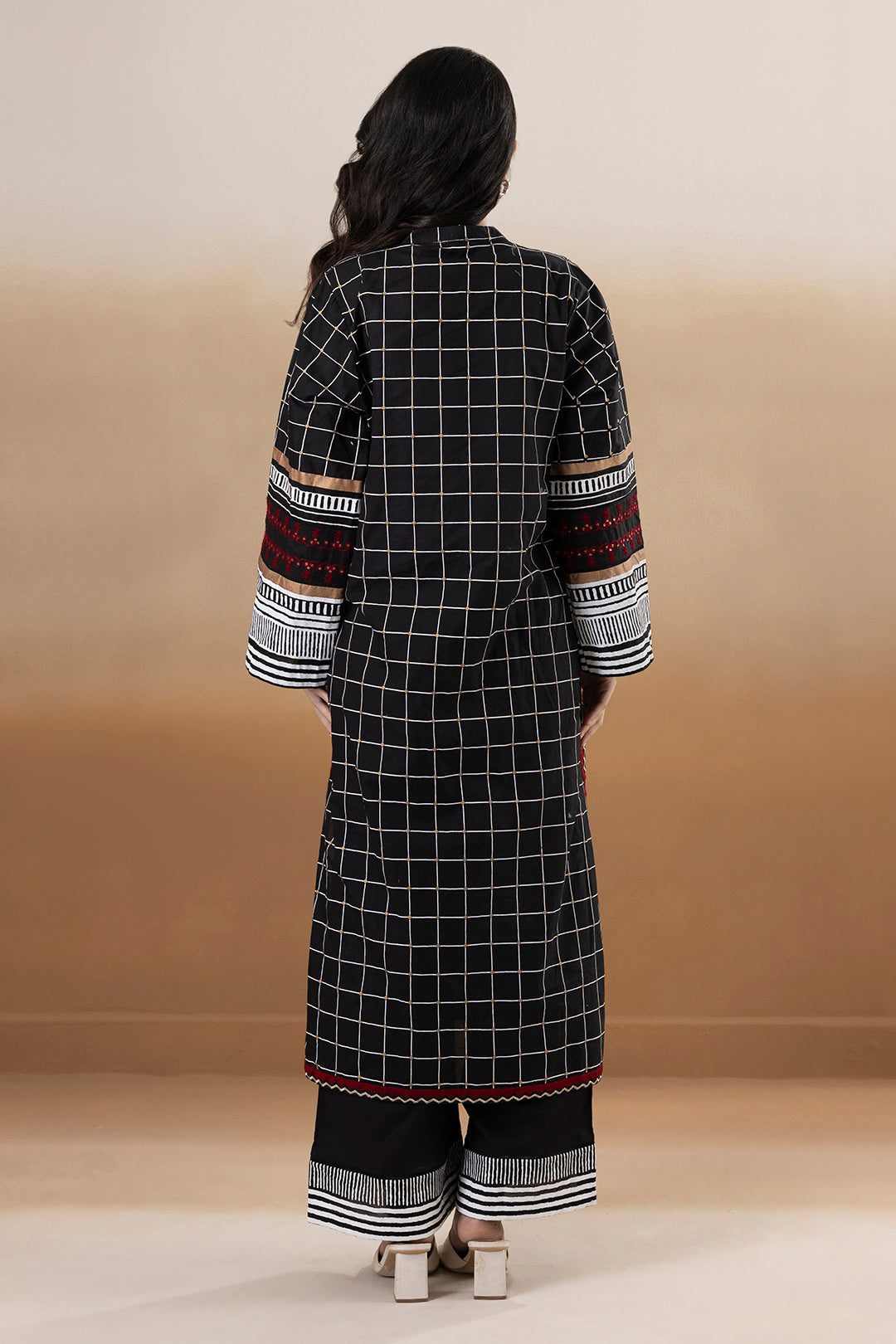 Embroidered Kurta Trouser - 3384