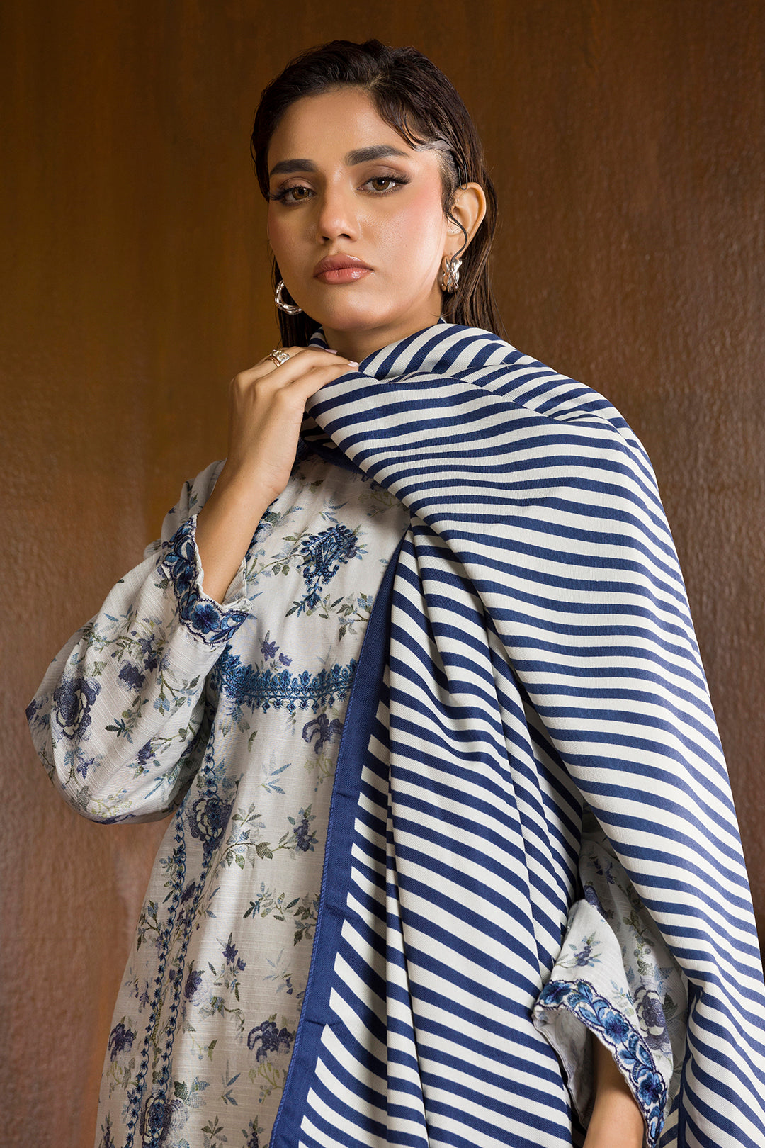 Embroidered Kurta Shawl Trouser - 3015