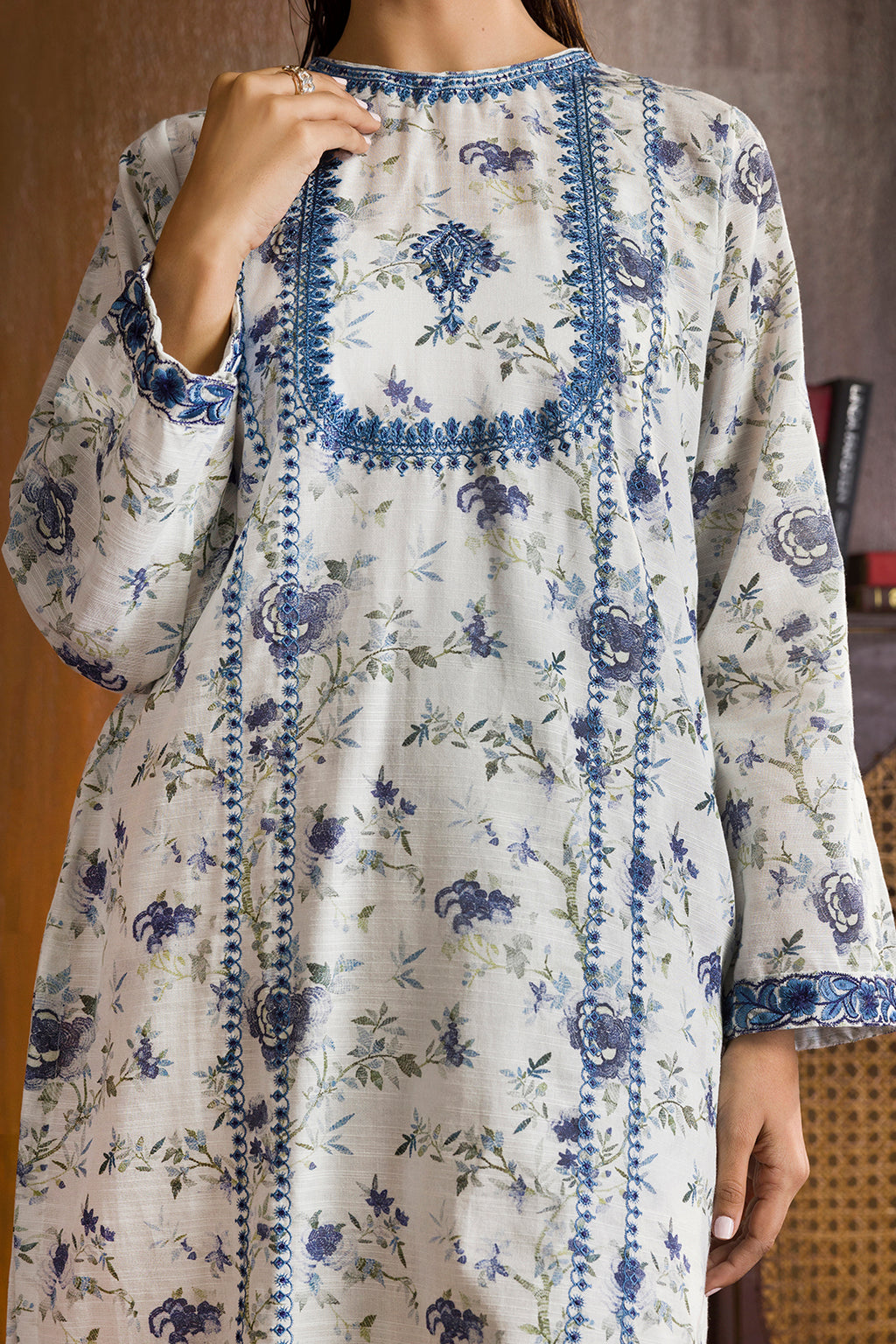 Embroidered Kurta Shawl Trouser - 3015
