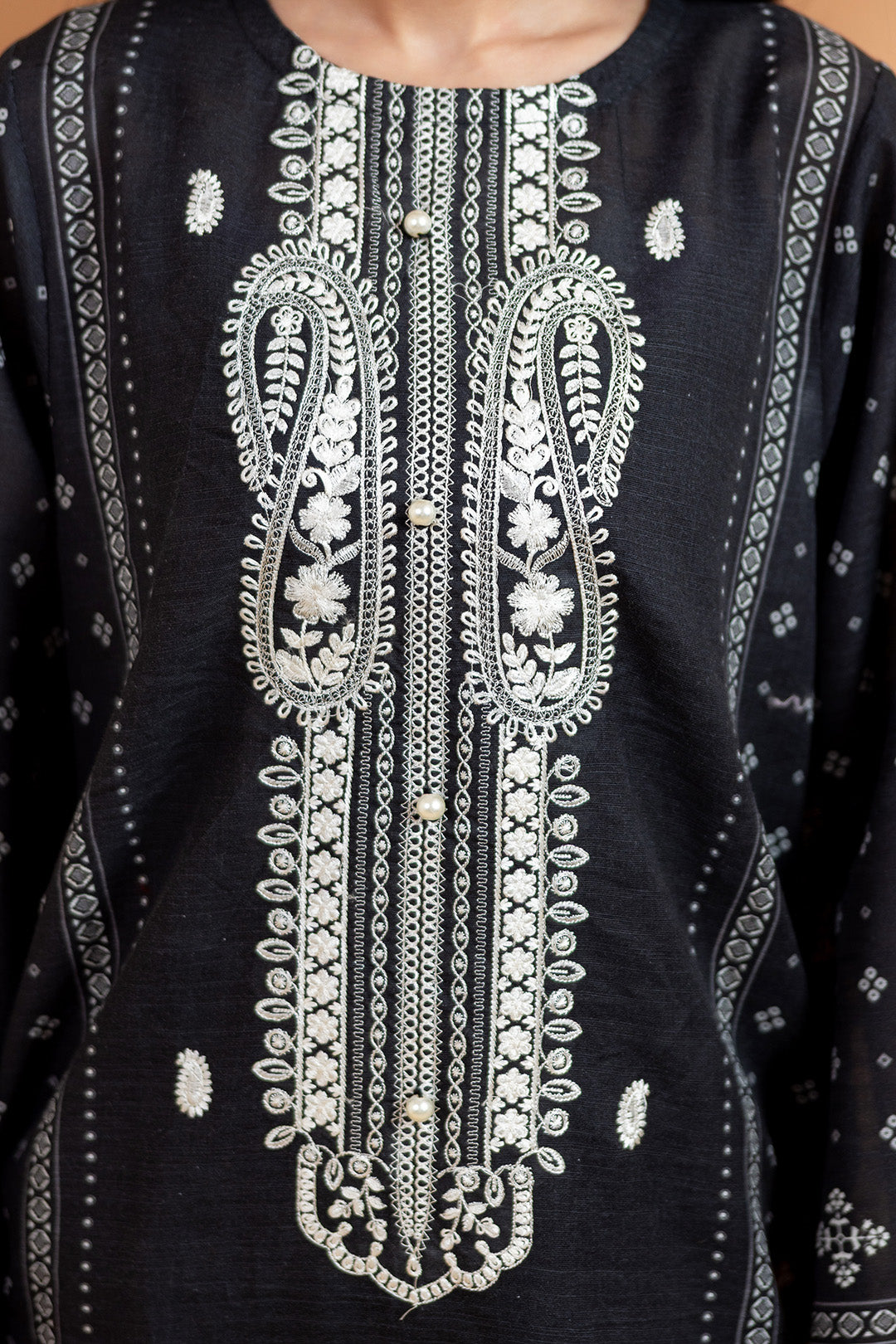 Embroidered Kurta Shawl Trouser - 3071