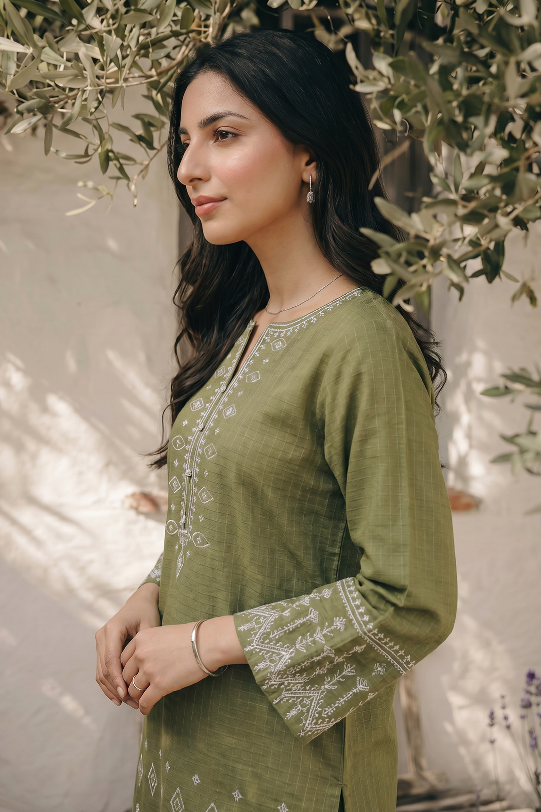 Embroidered Kurta Trouser - 2543