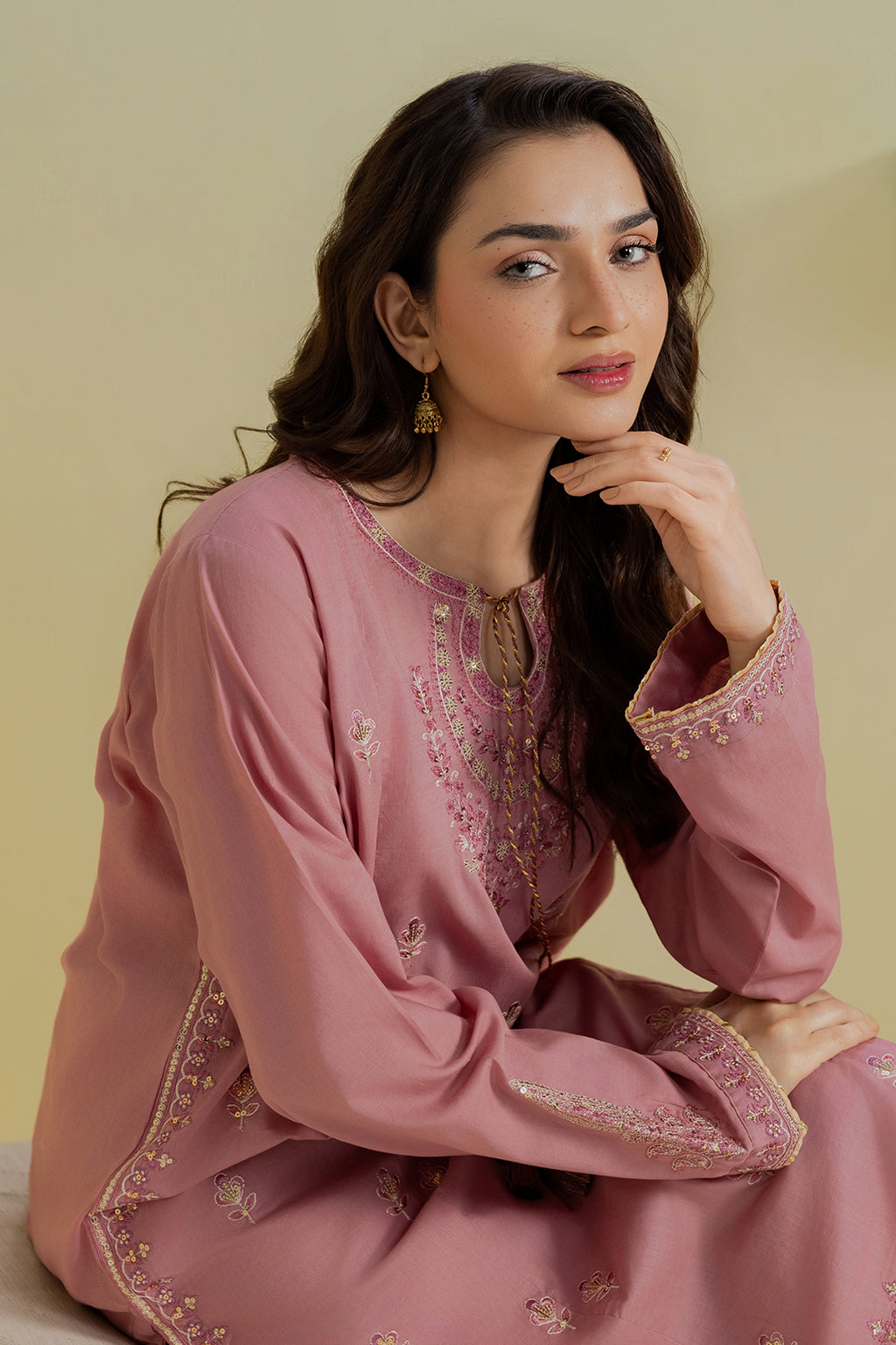 Embroidered Kurta Trouser - 2552