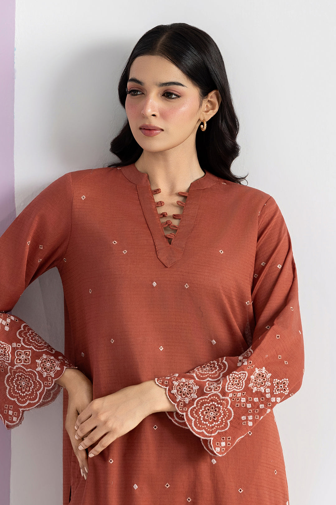 Embroidered Kurta Trouser - 2569