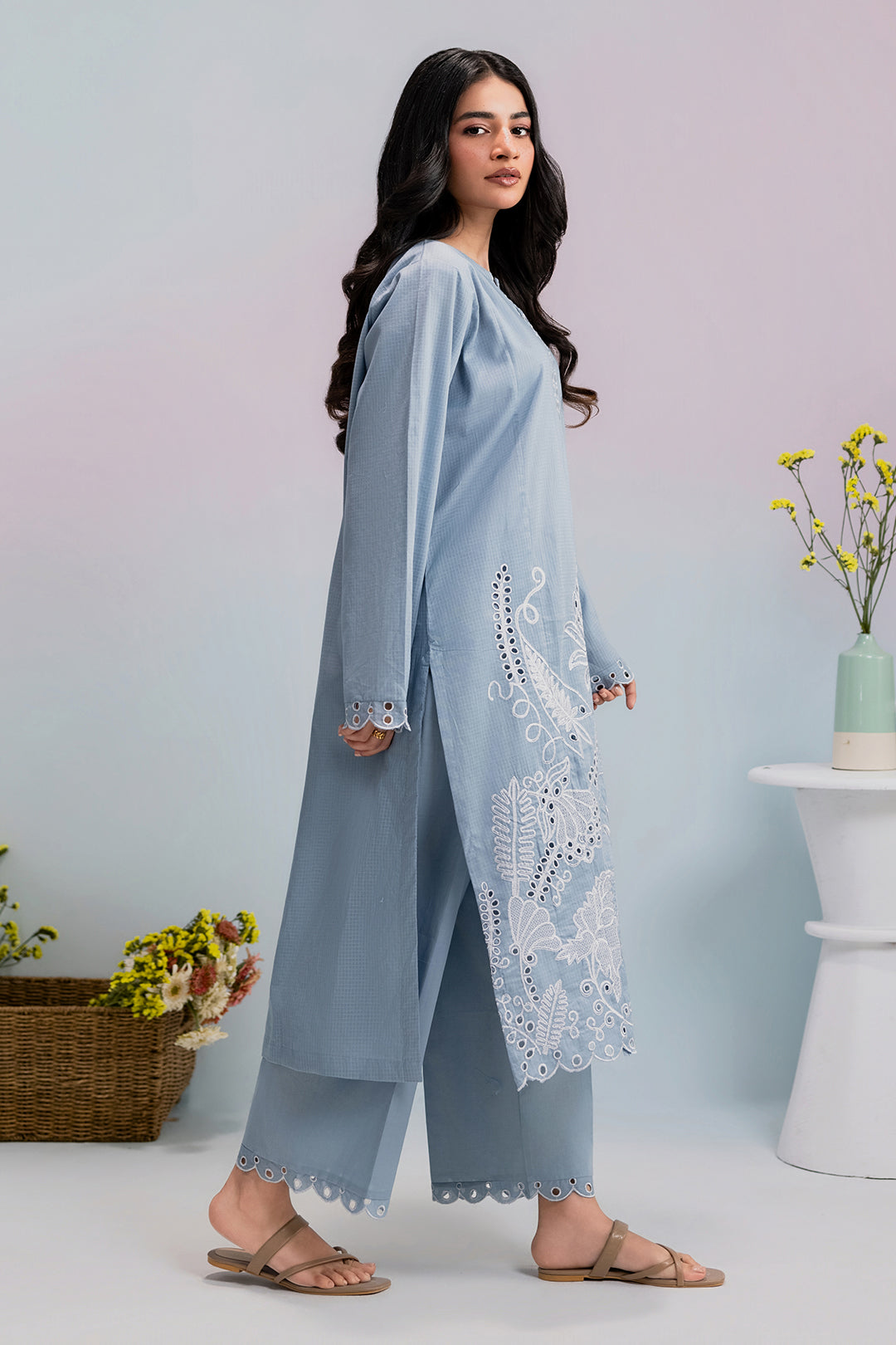 Embroidered Kurta Trouser - 2574