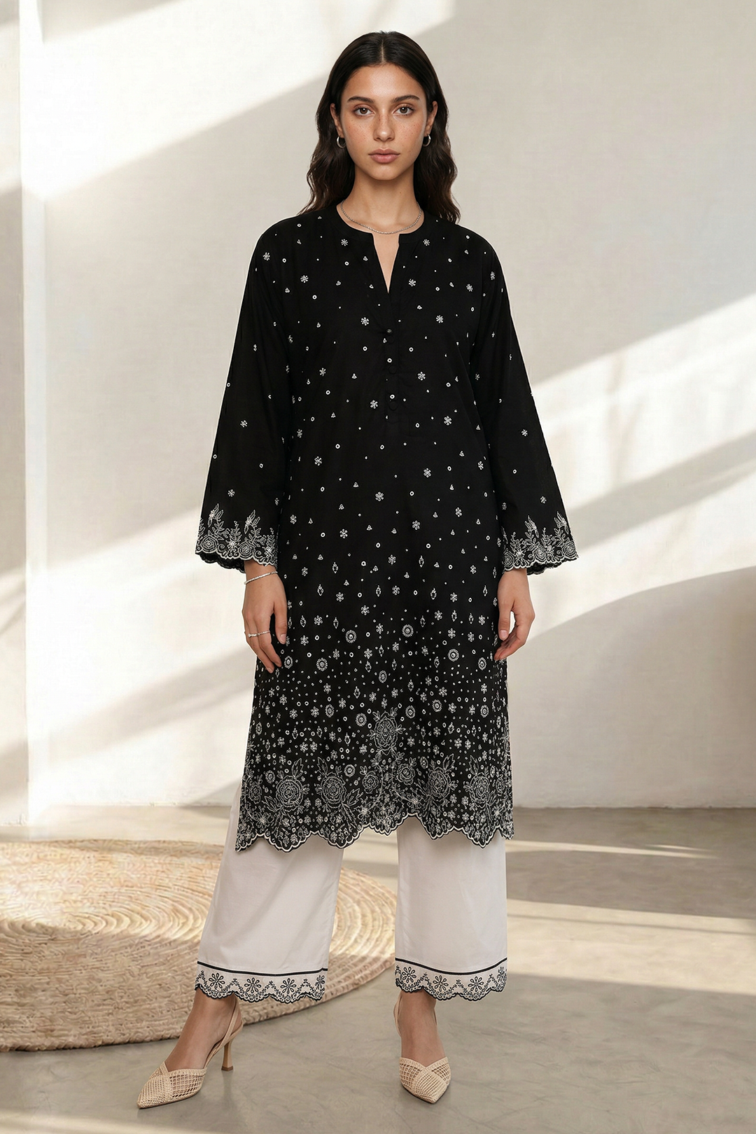 Embroidered Kurta Trouser - 2583