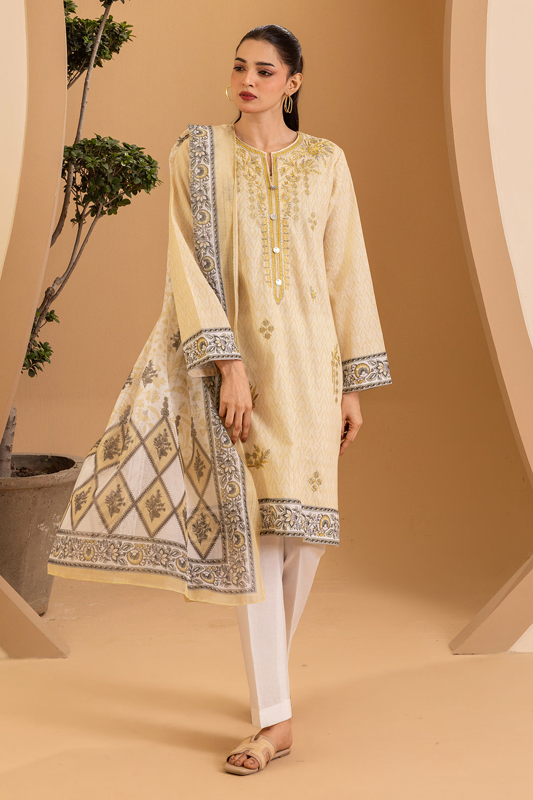 Embroidered Kurta Dupatta - 2772