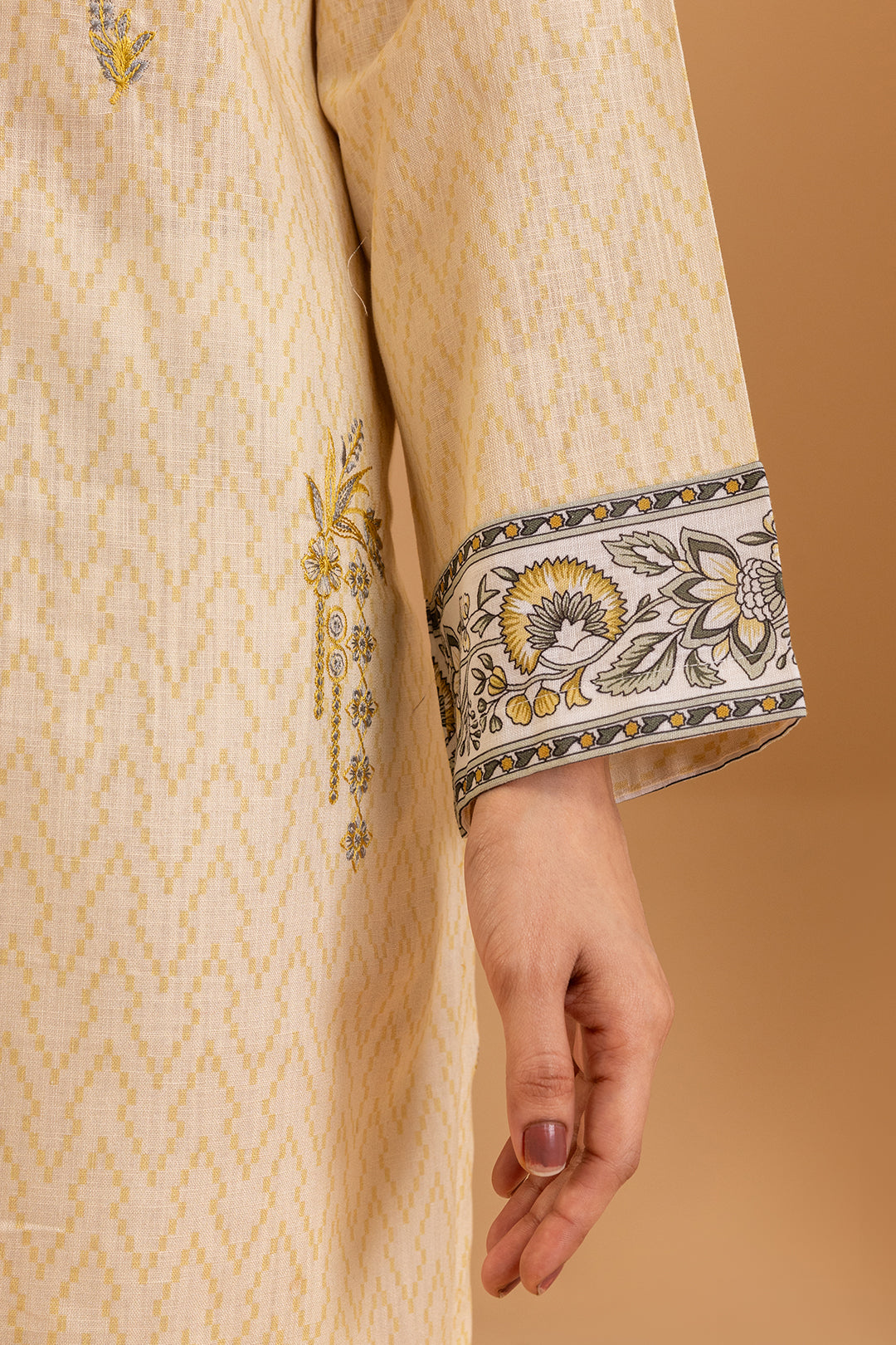 Embroidered Kurta Dupatta - 2772