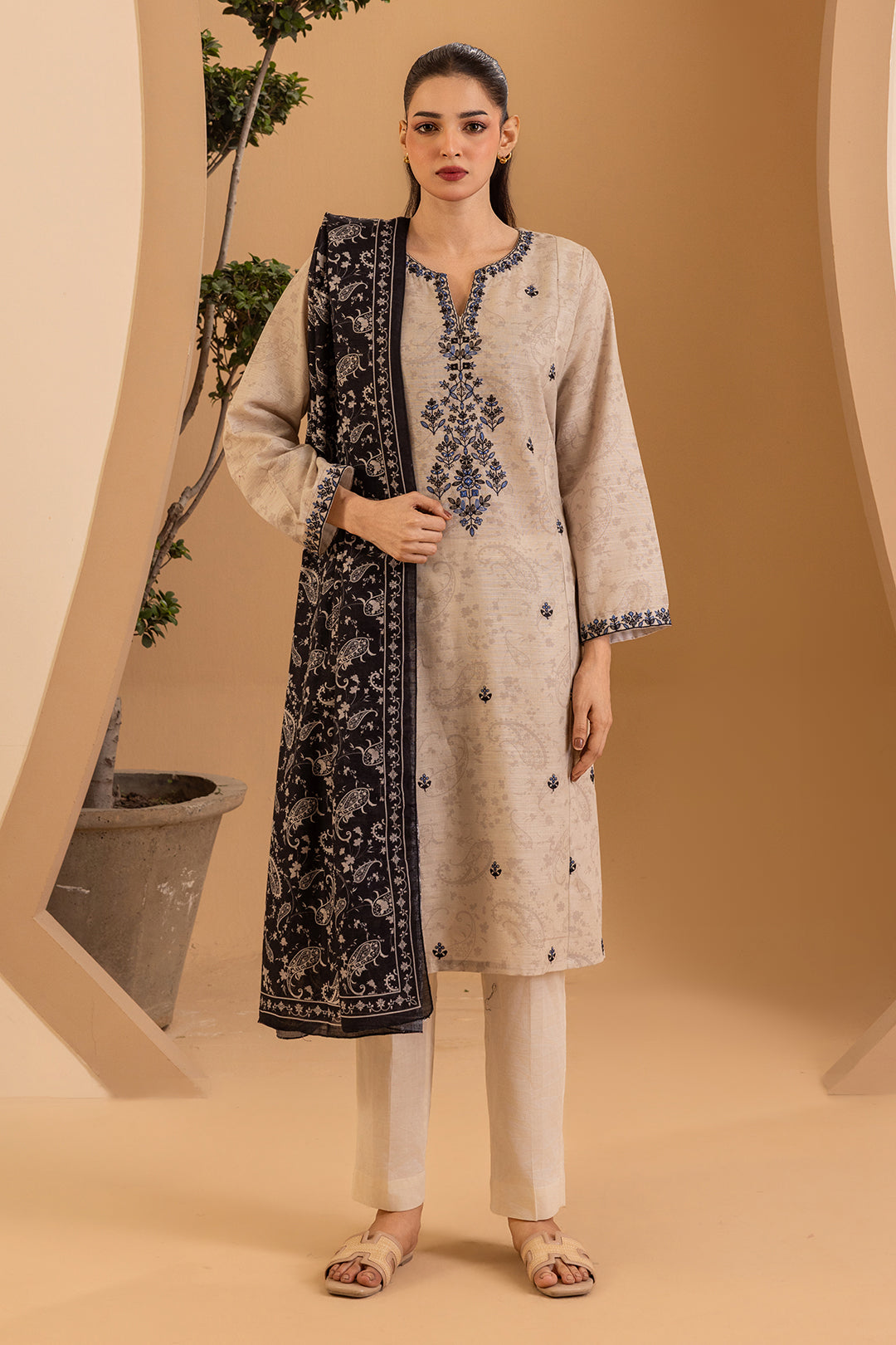 Embroidered Kurta Dupatta - 2828