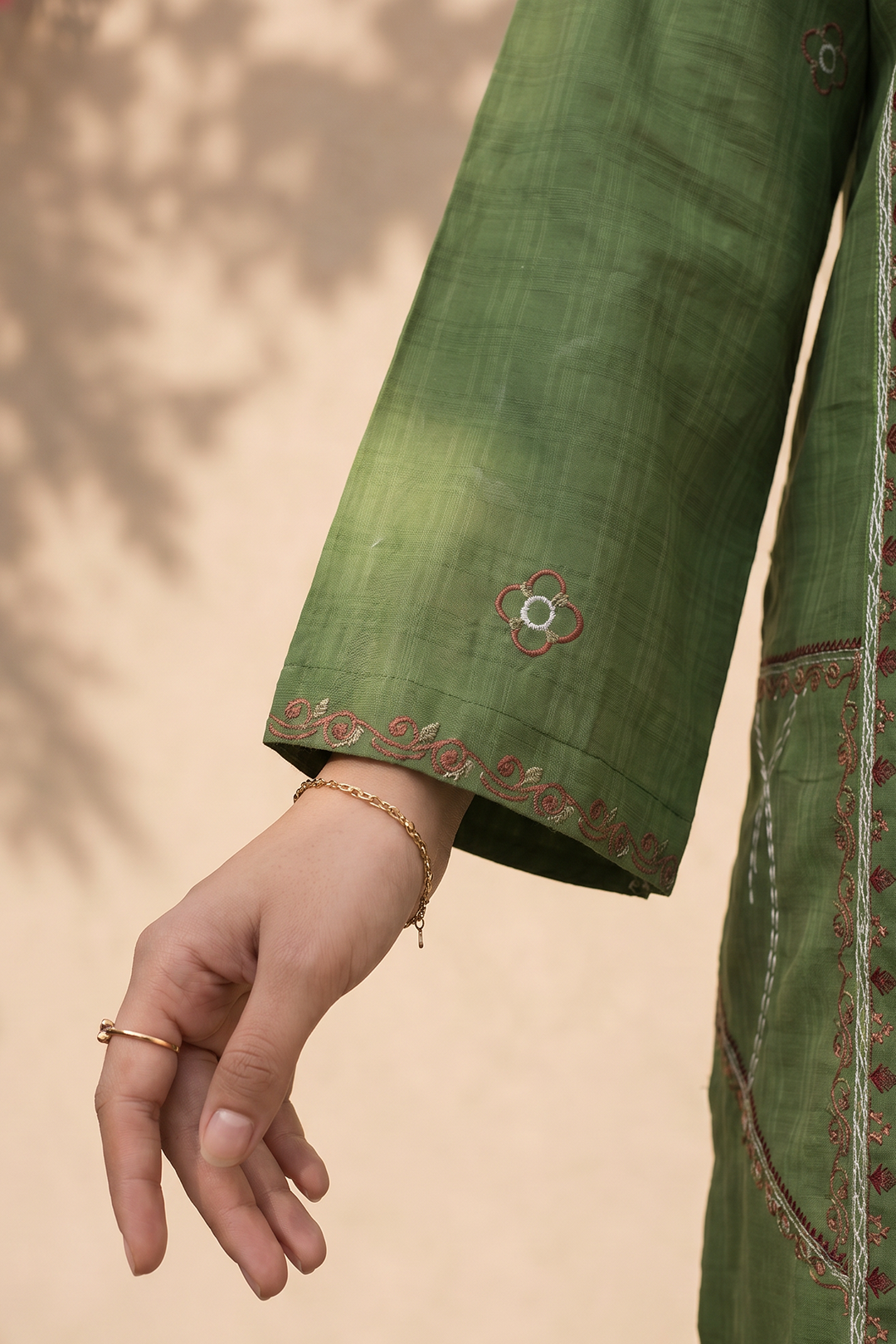 Embroidered Kurta Shawl Trouser - 2532
