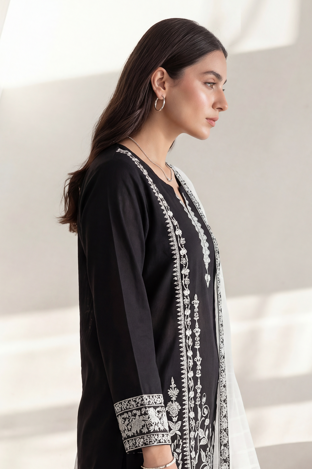 Embroidered Kurta Dupatta Trouser - 2553