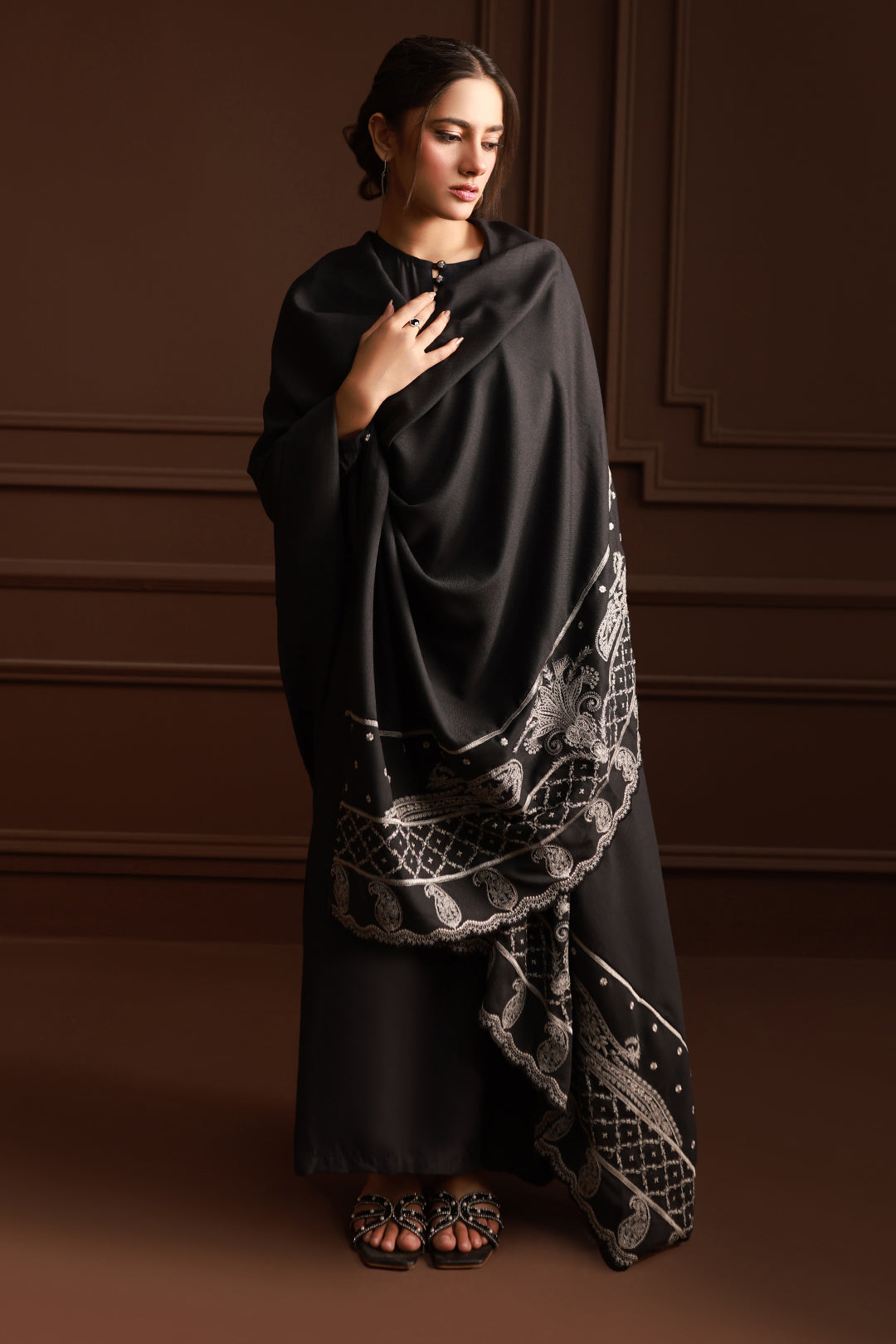 Embroidered Shawl - 1009