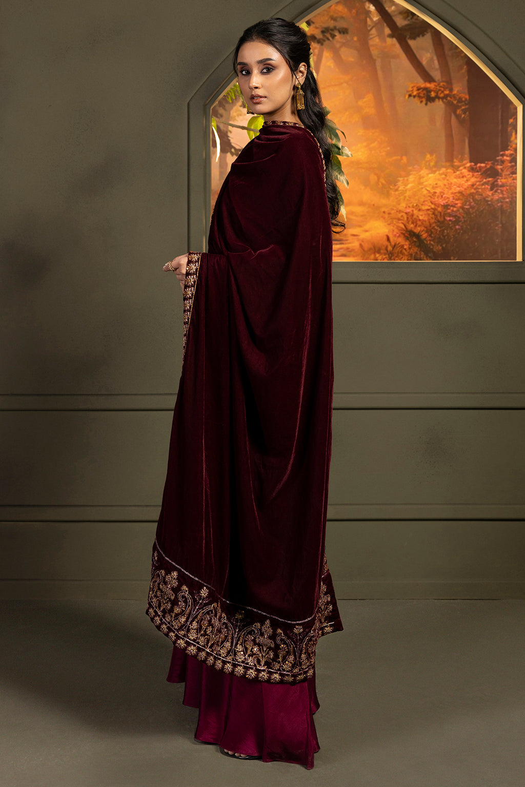 Zari Embroidered Shawl - 0028