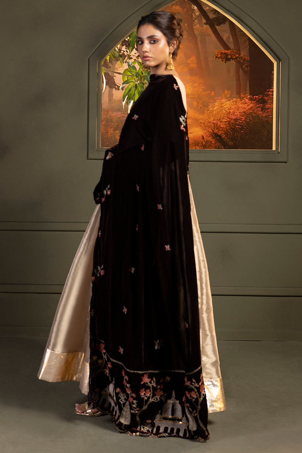 Zari Embroidered Shawl - 0029