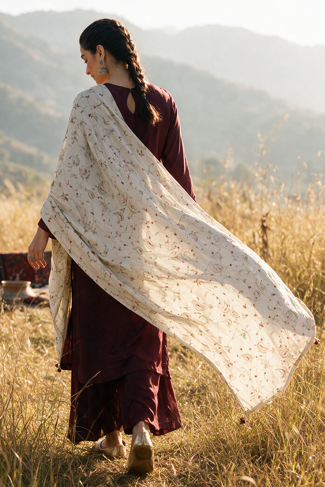Resham Embroidered Shawl - 0013