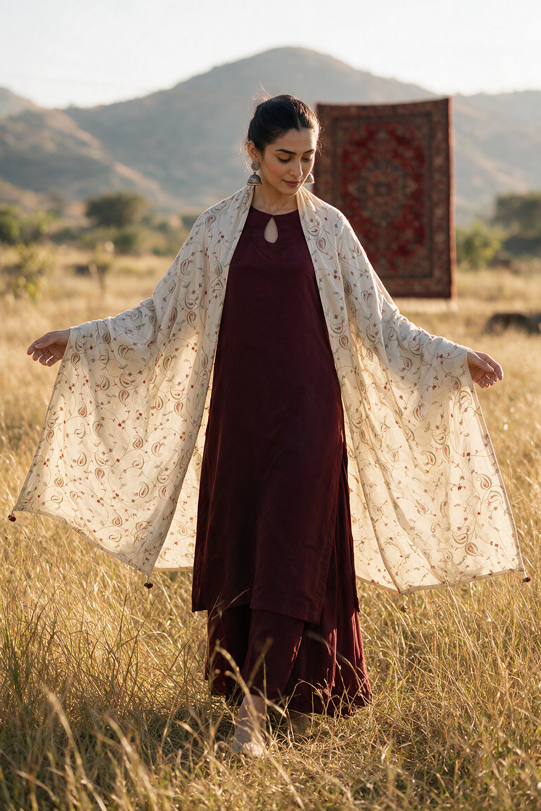 Resham Embroidered Shawl - 0013