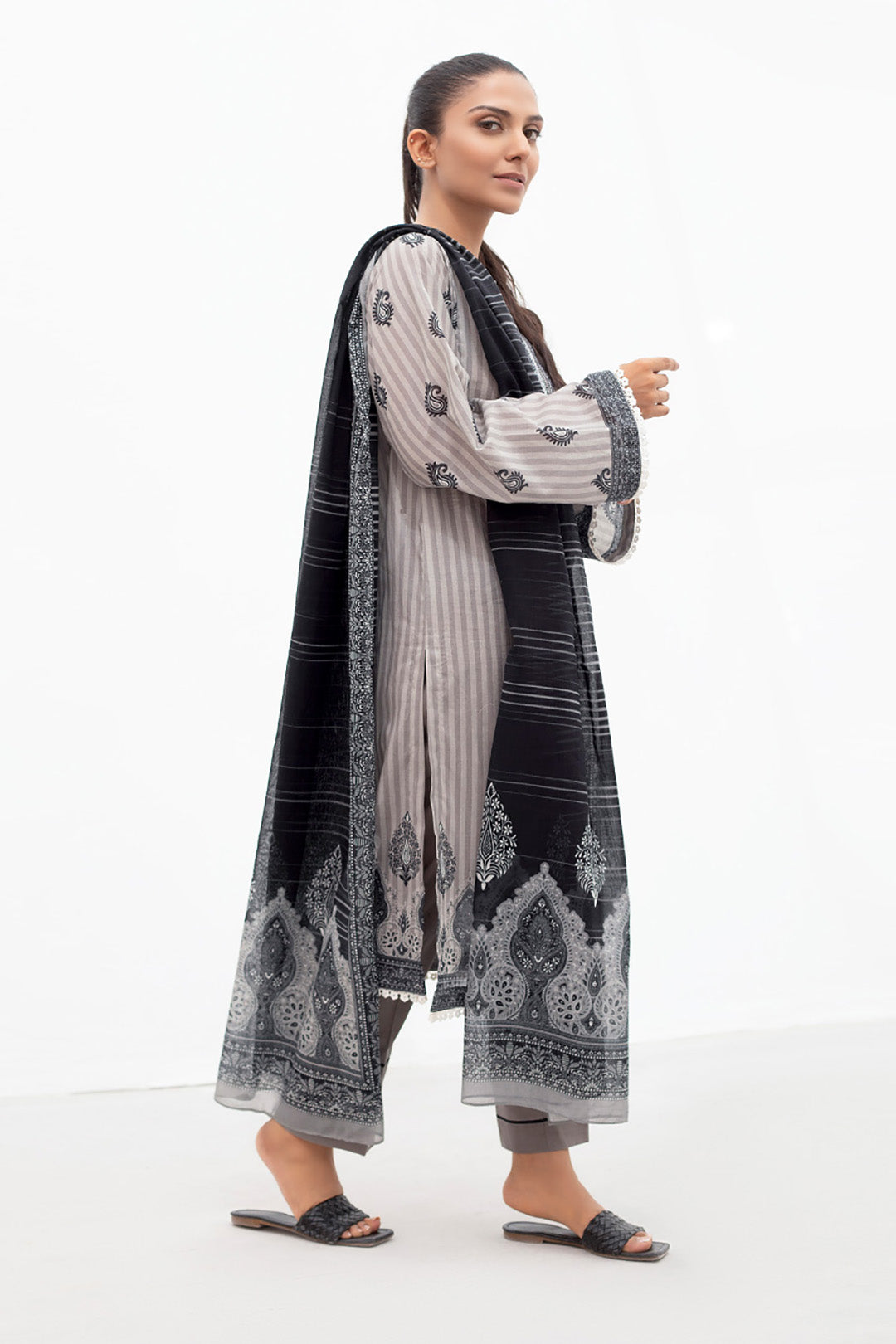 Embroidered Shirt Shalwar Dupatta - 0691