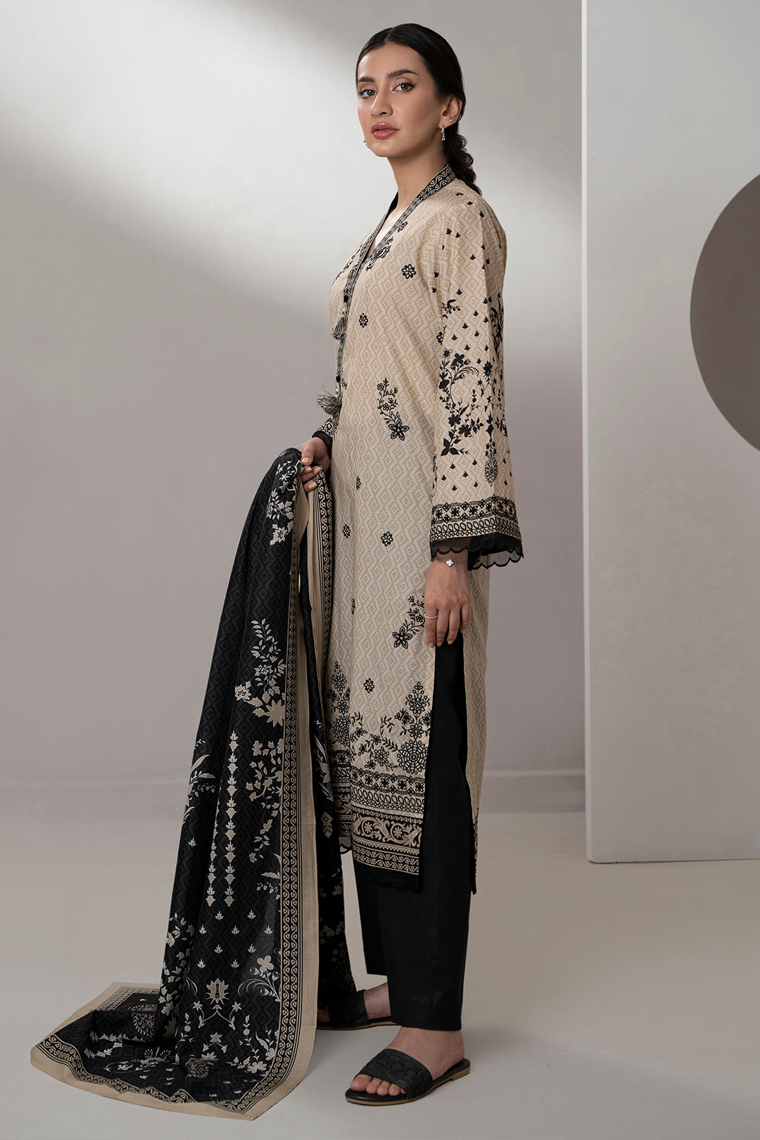 Embroidered Shirt Shalwar Dupatta - 0592