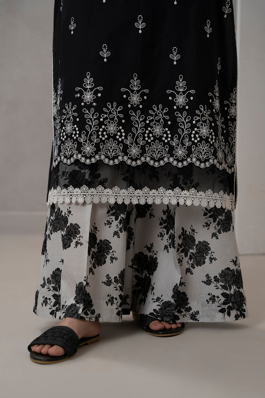 Embroidered Shirt Shalwar Dupatta - 0675