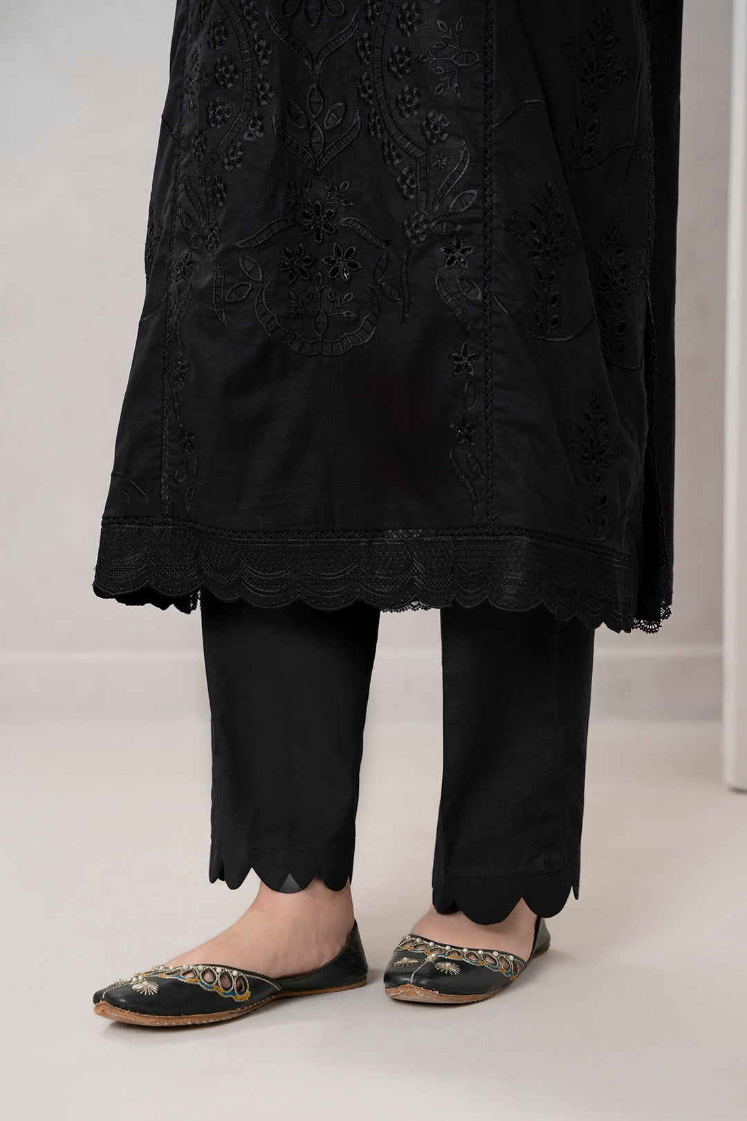 Embroidered Shirt Shalwar Dupatta - 0684