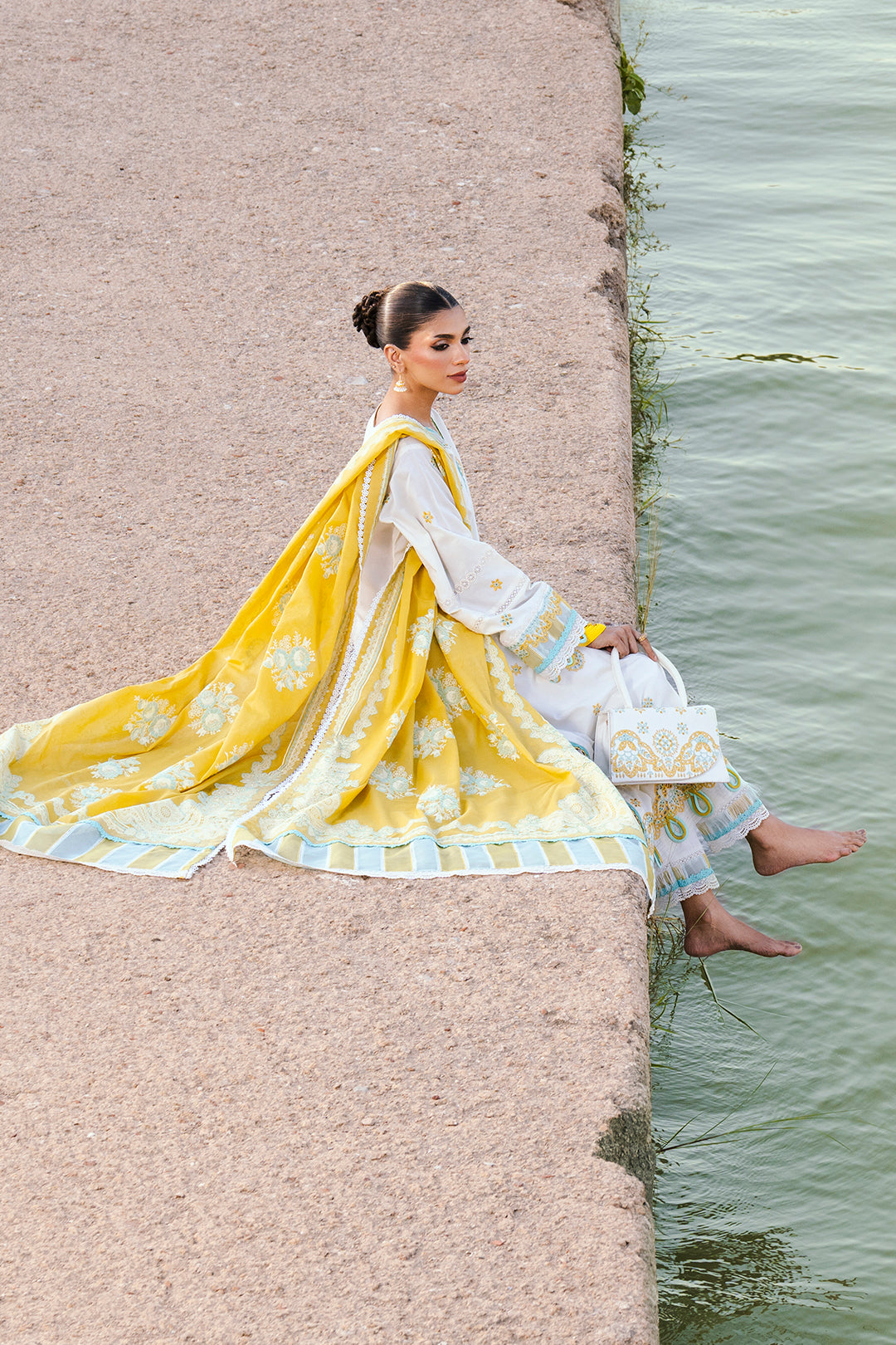 Embroidered Shirt Shalwar Dupatta - 0804
