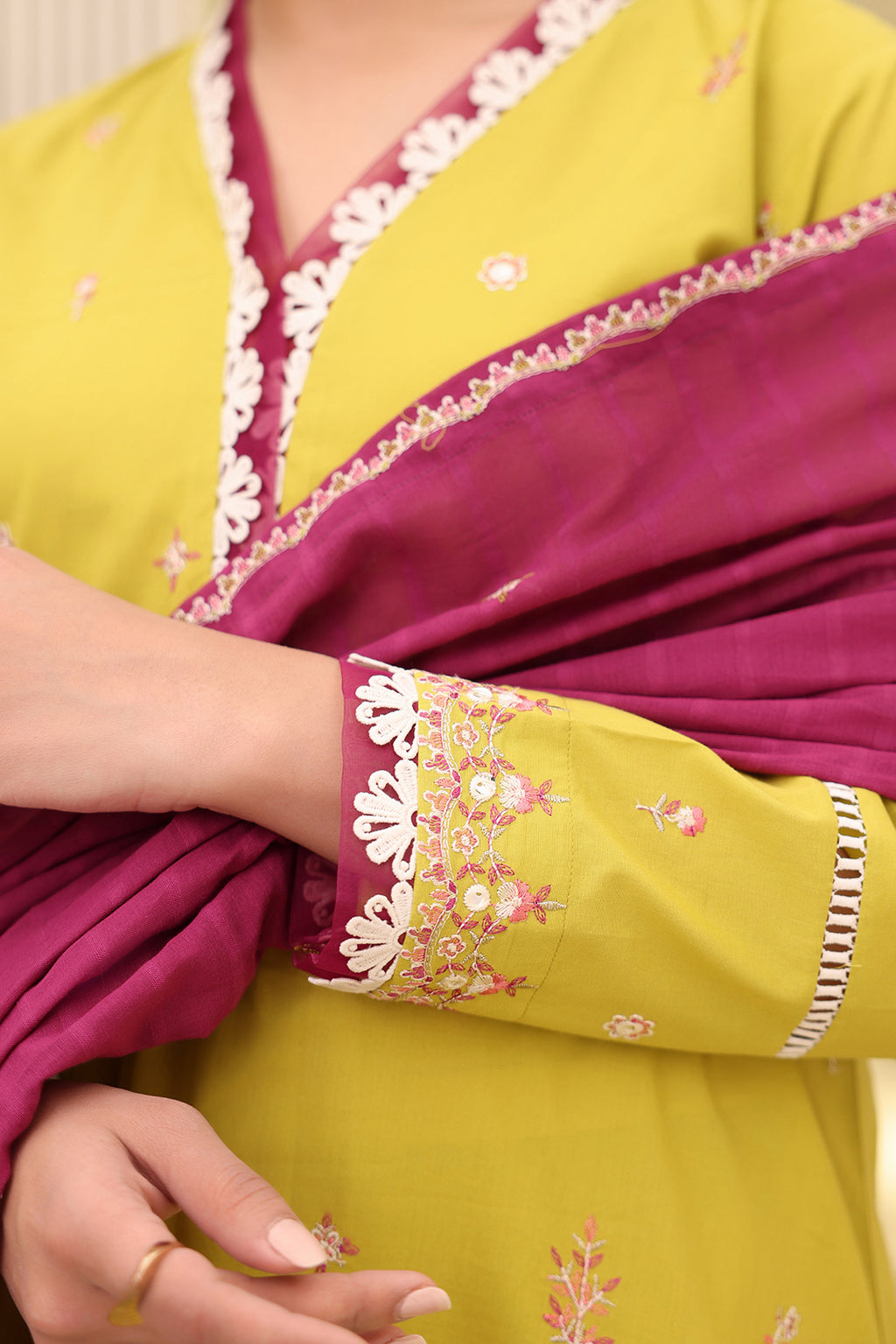 Embroidered Shirt Shalwar Dupatta - 0819
