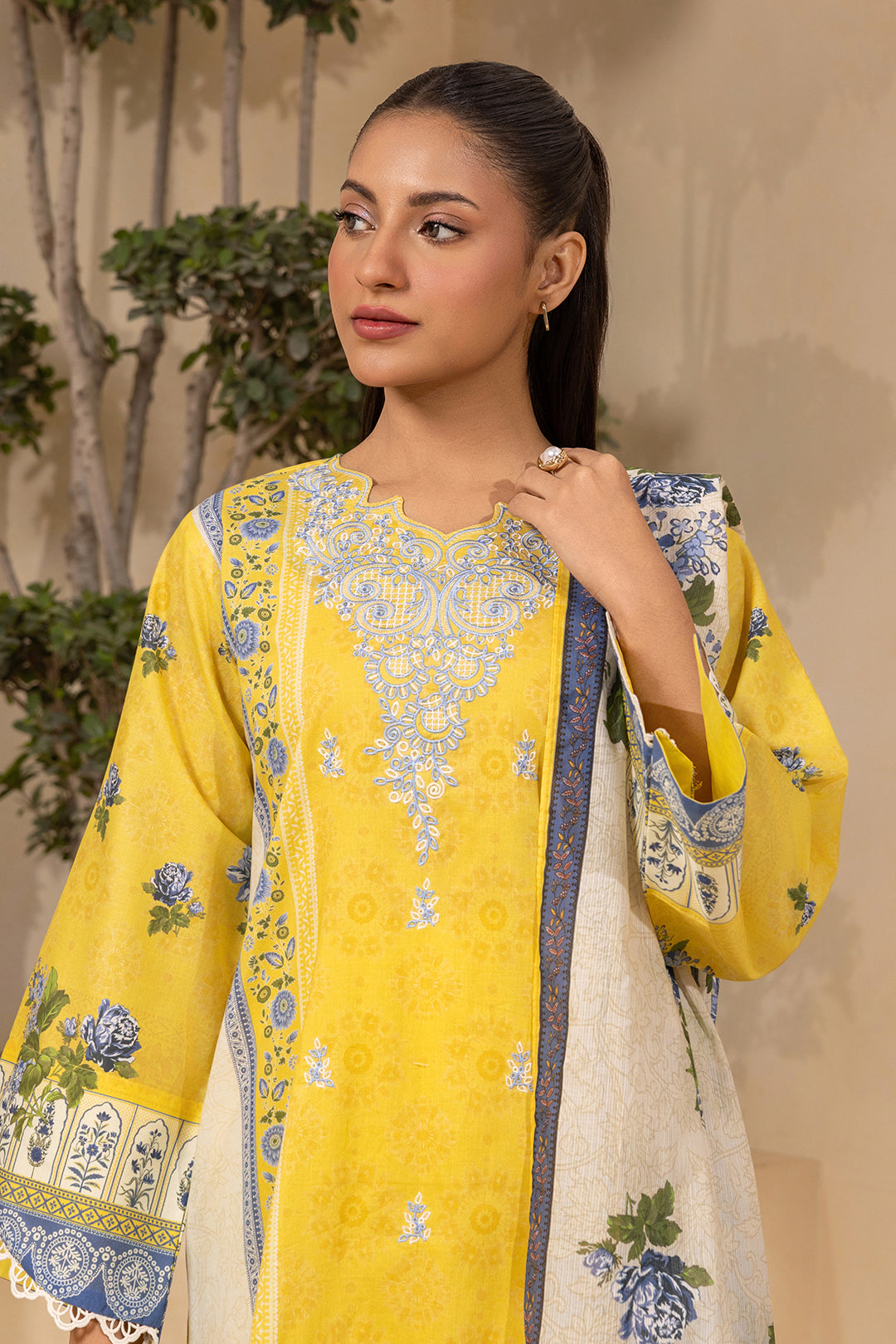 Embroidered Shirt Shalwar Dupatta - 0642