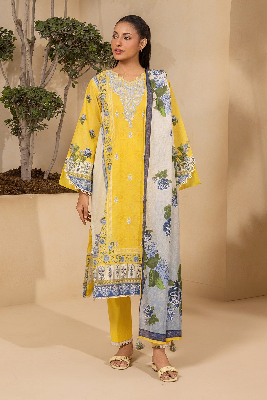 Embroidered Shirt Shalwar Dupatta - 0642
