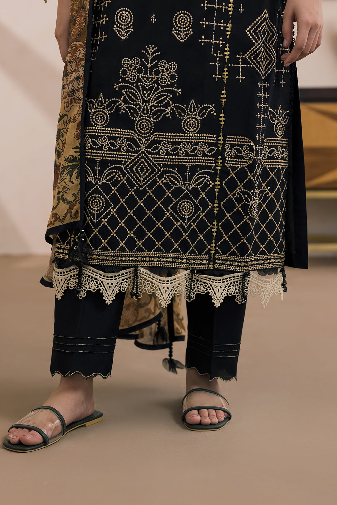 Embroidered Shirt Shalwar Dupatta - 0657