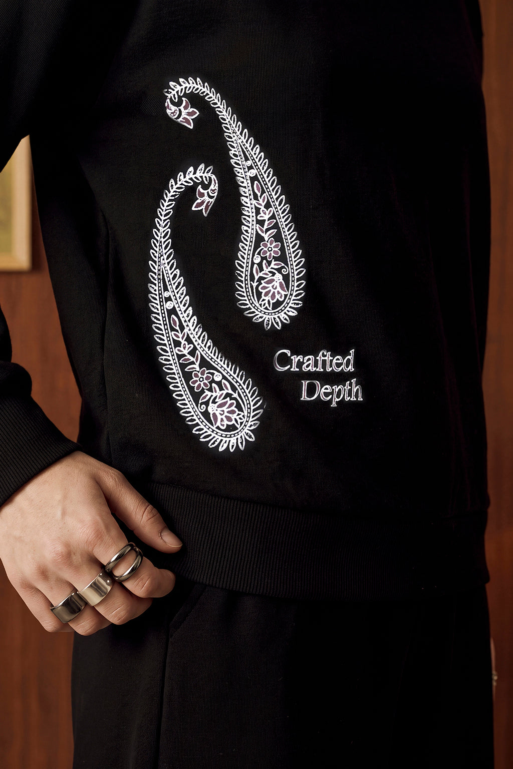Relaxed fit Graphic Sweatshirt - 1105