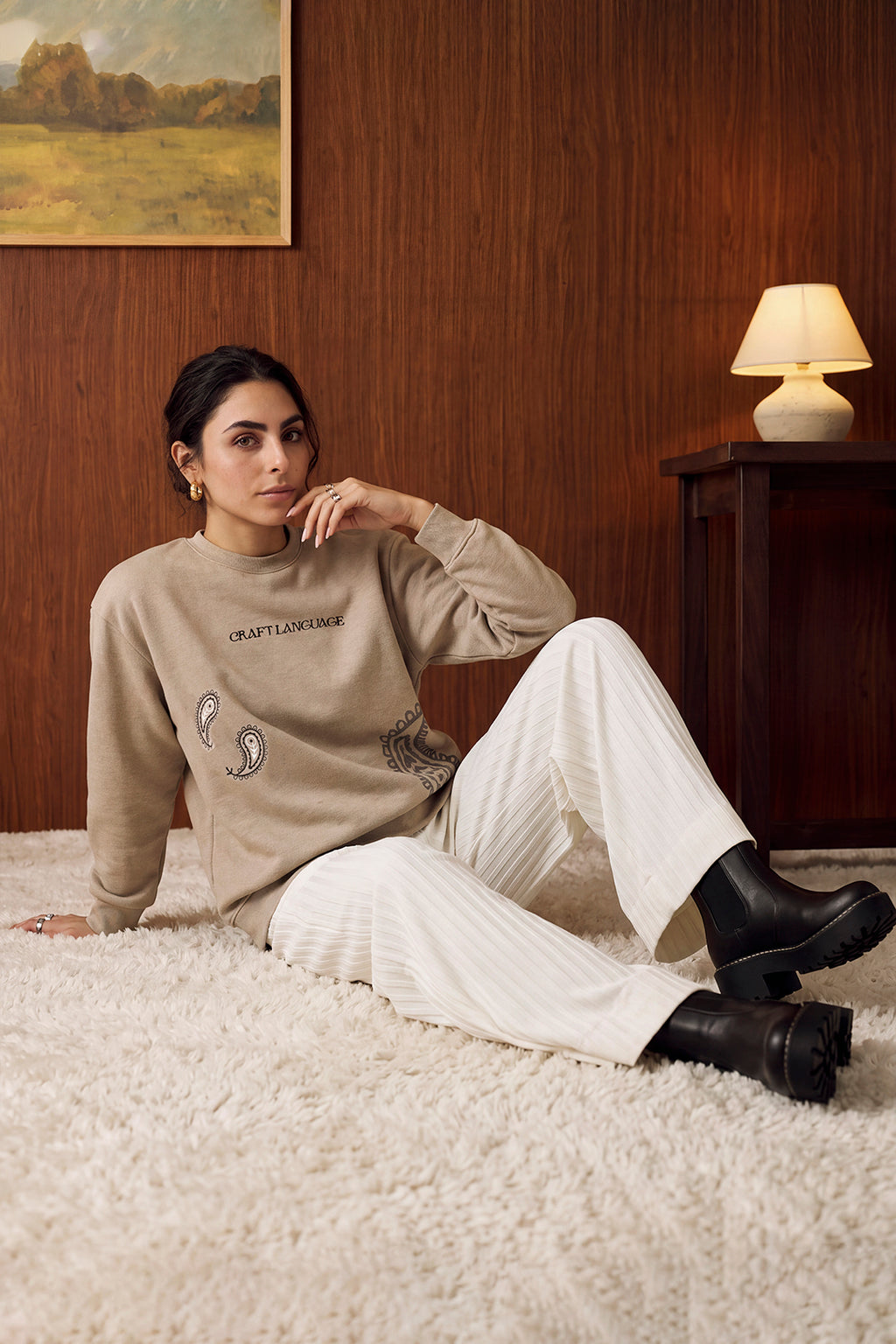 Relaxed fit Embroidered Sweatshirt - 1106
