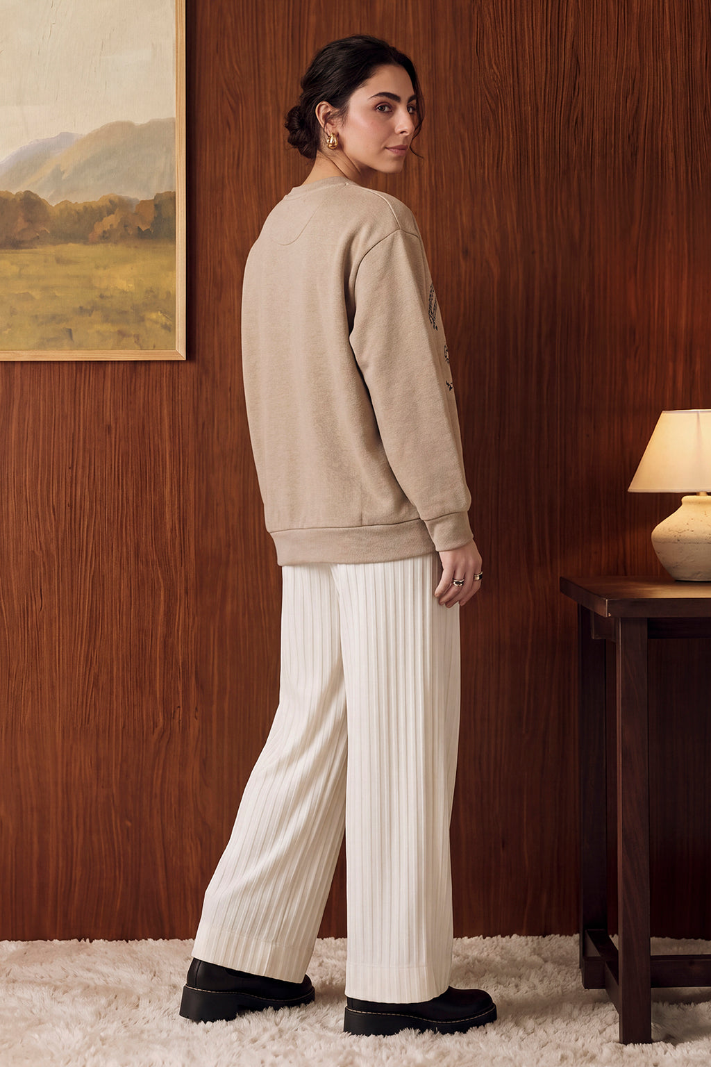 Relaxed fit Embroidered Sweatshirt - 1106