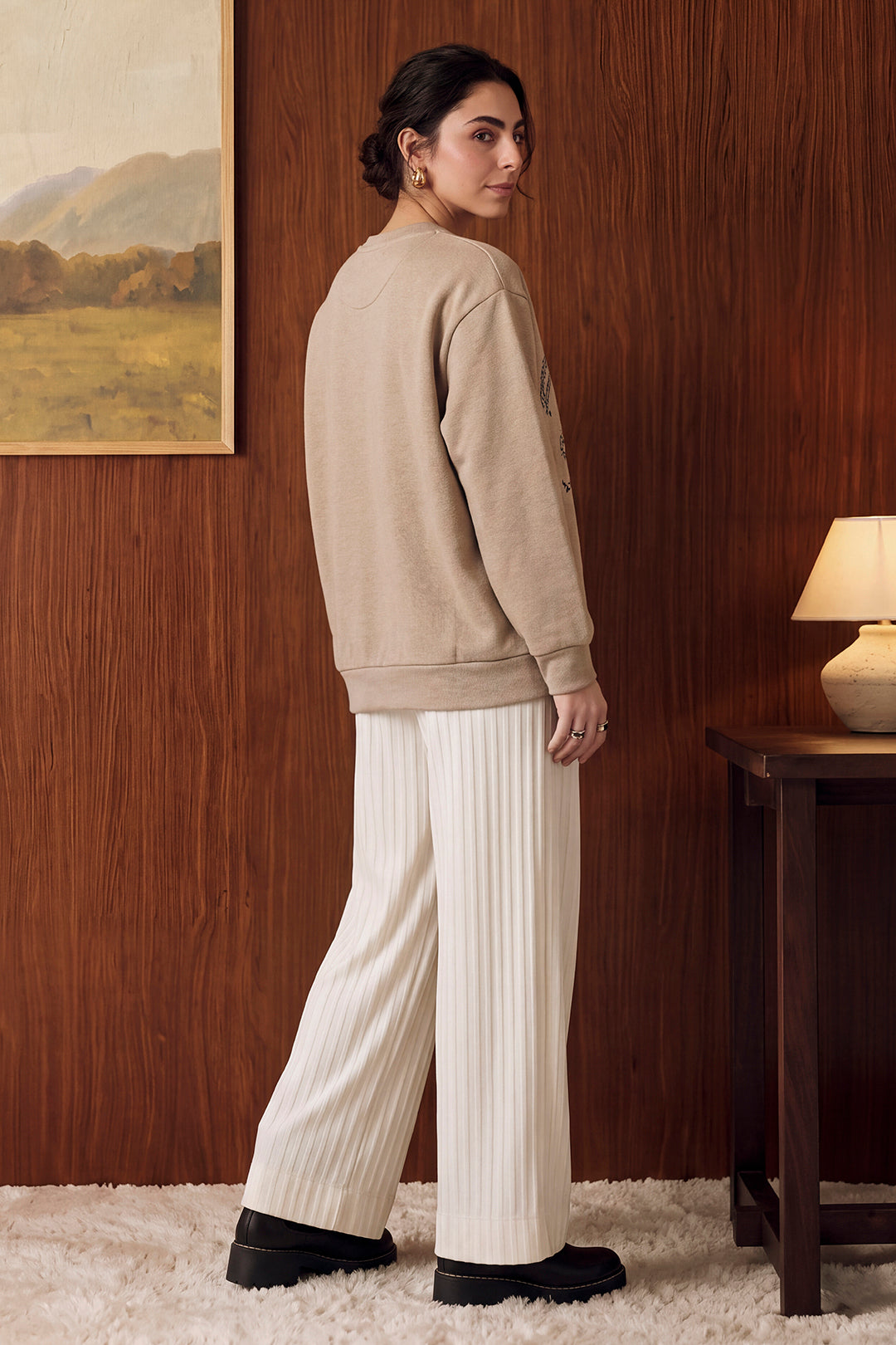 Relaxed fit Embroidered Sweatshirt - 1106