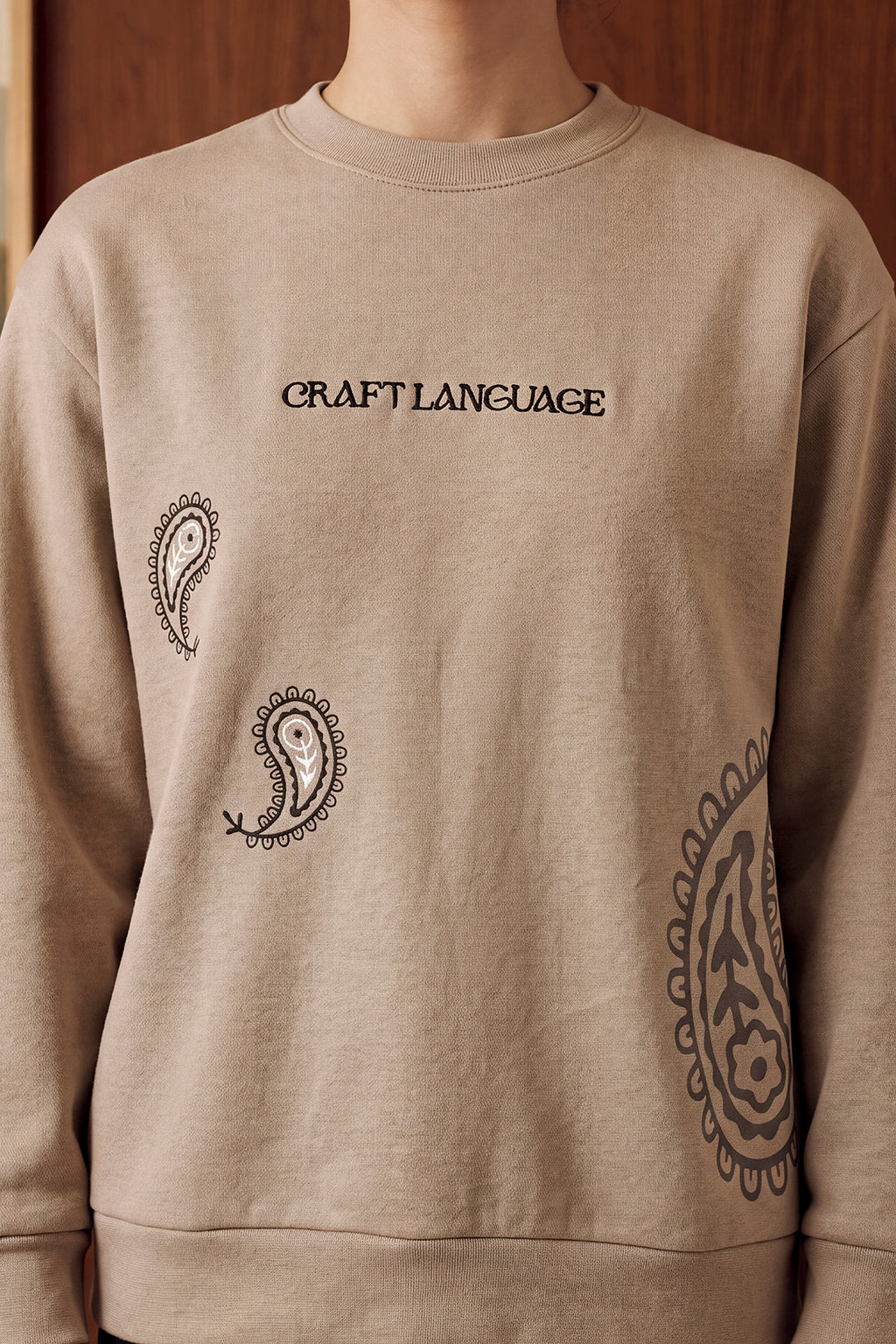 Relaxed fit Embroidered Sweatshirt - 1106