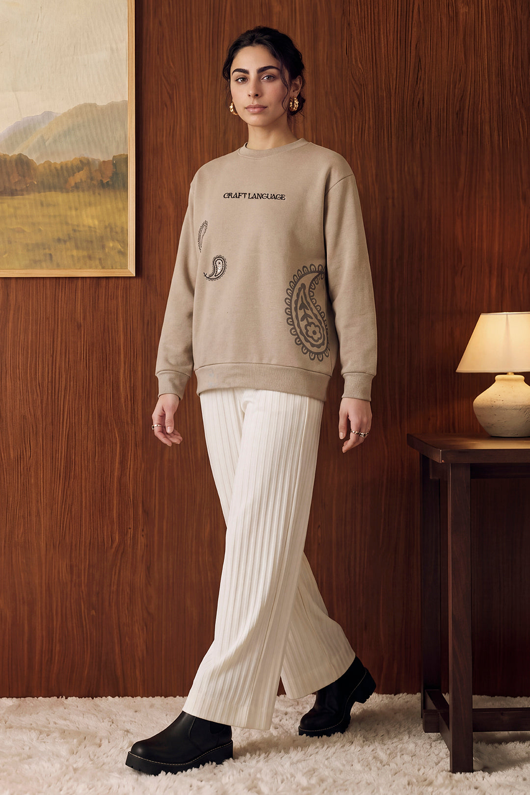 Relaxed fit Embroidered Sweatshirt - 1106