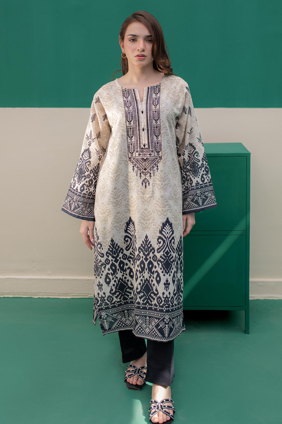 Embroidered Kurta - 2968