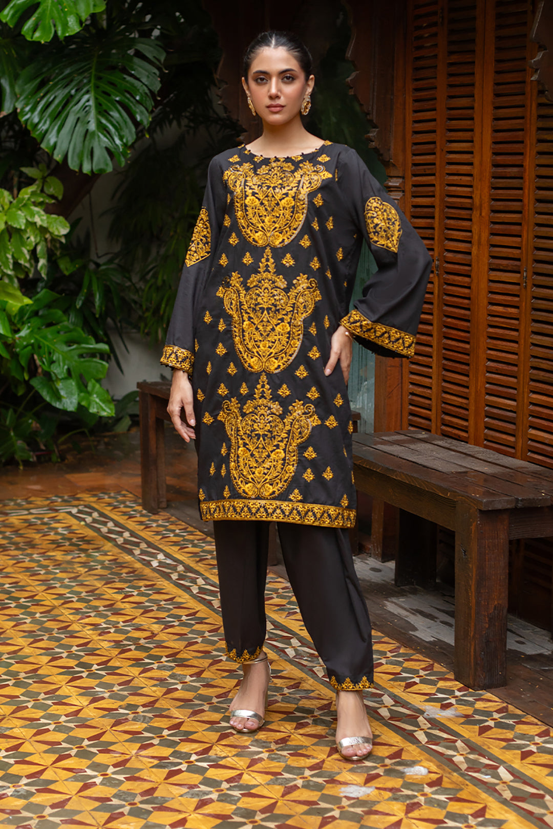 Embroidered Kurta Trouser - 3234