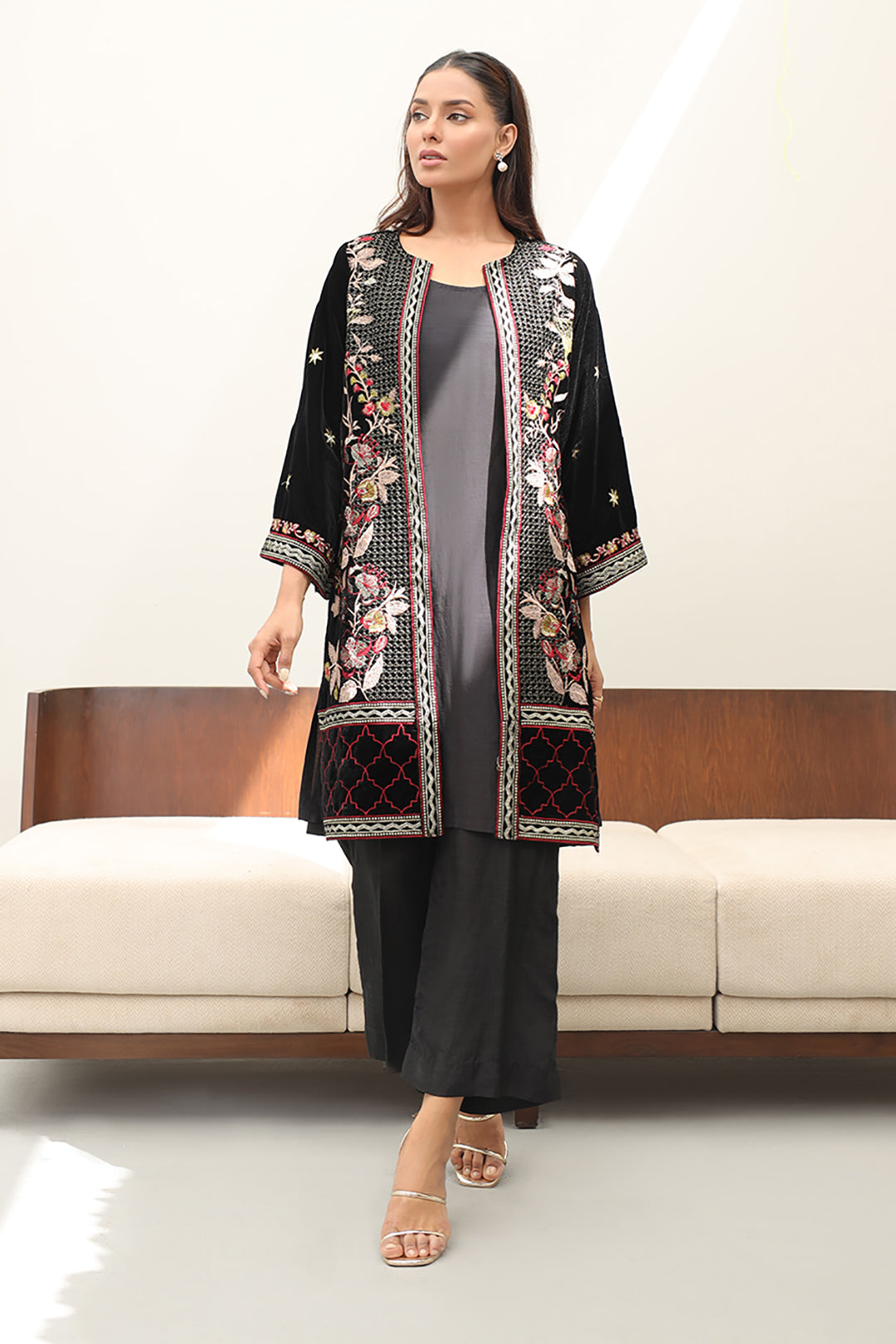 Embroidered Kurta Trouser - 3273