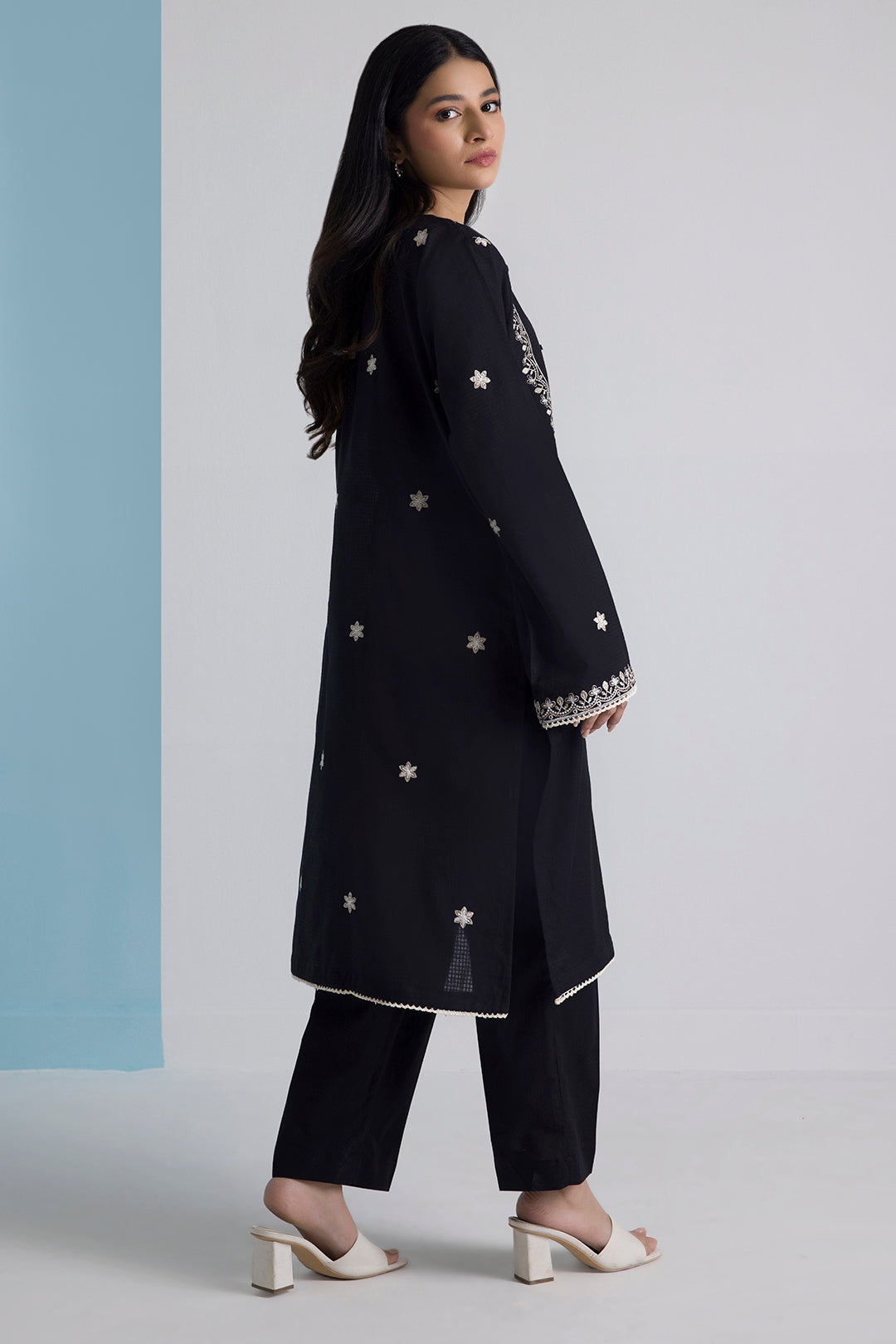 Embroidered Kurta Trouser - 1980