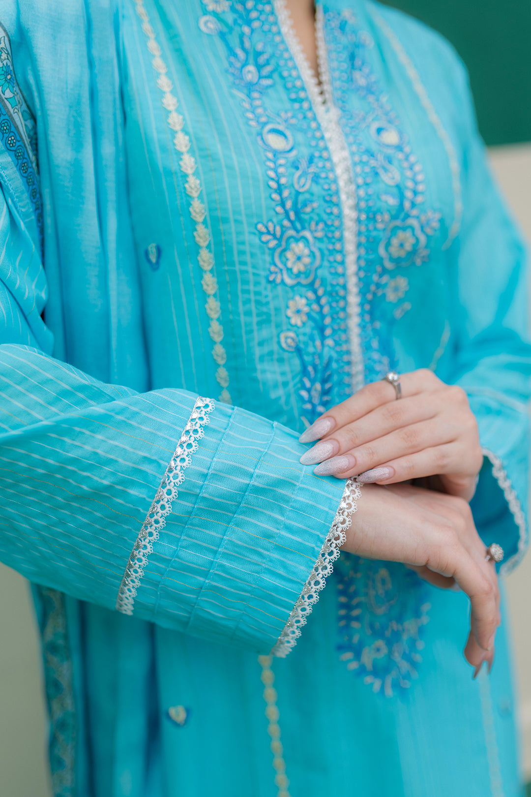 Embroidered Kurta Trouser - 3093