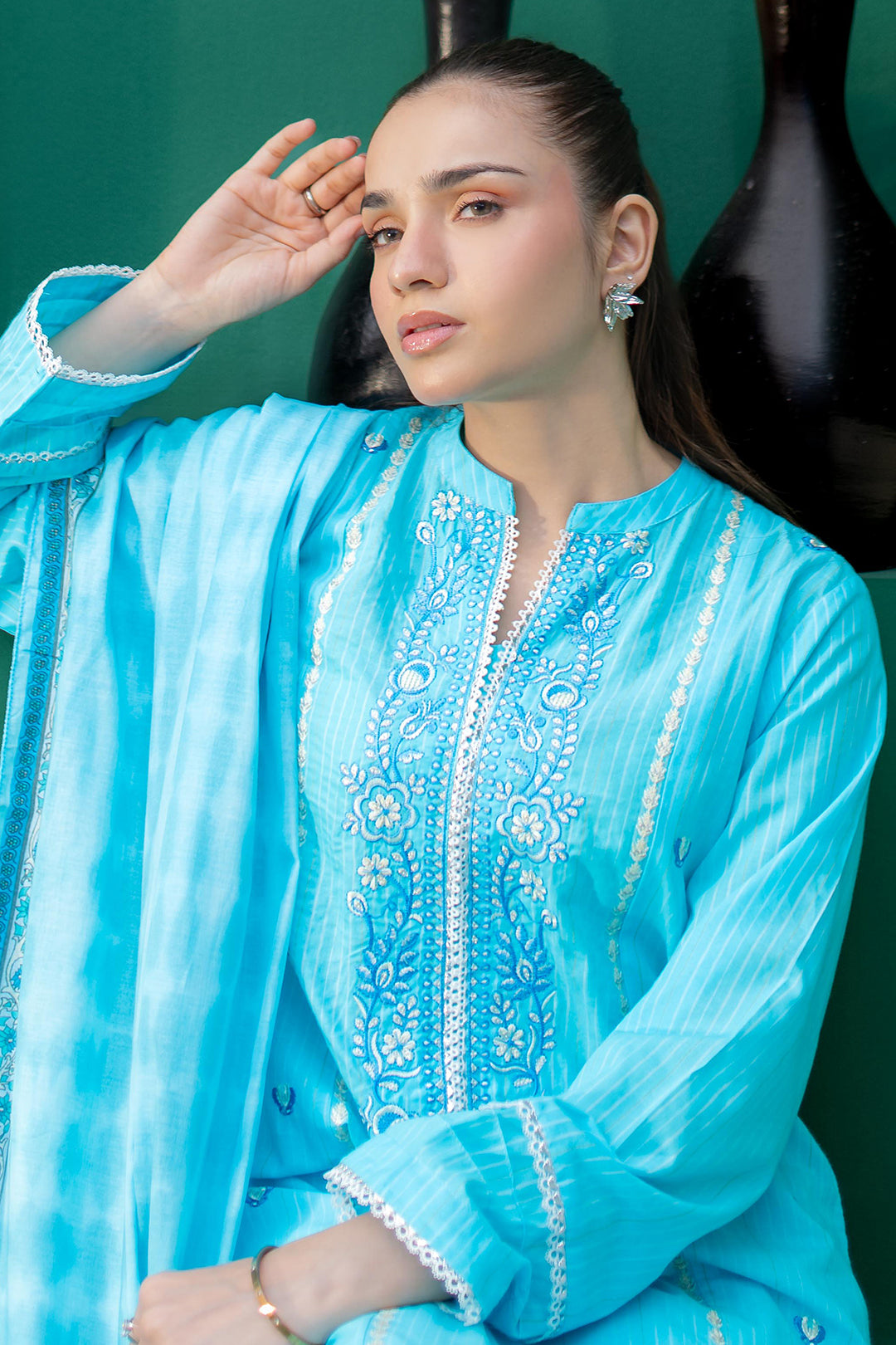 Embroidered Kurta Trouser - 3093